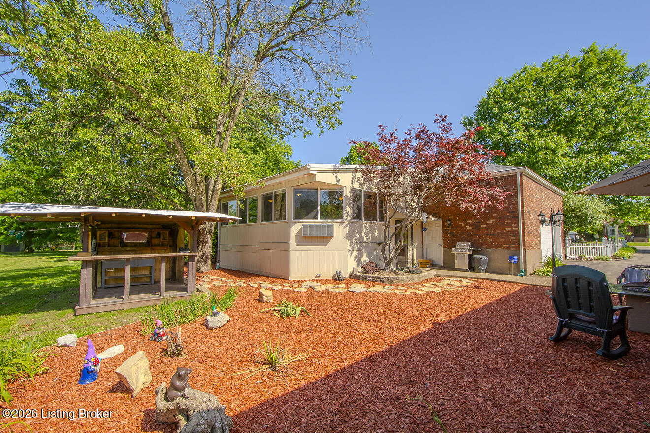 233 N Myers Rd