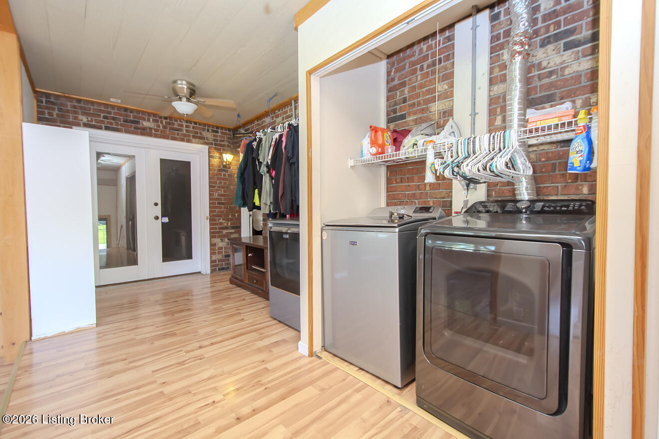 233 N Myers Rd