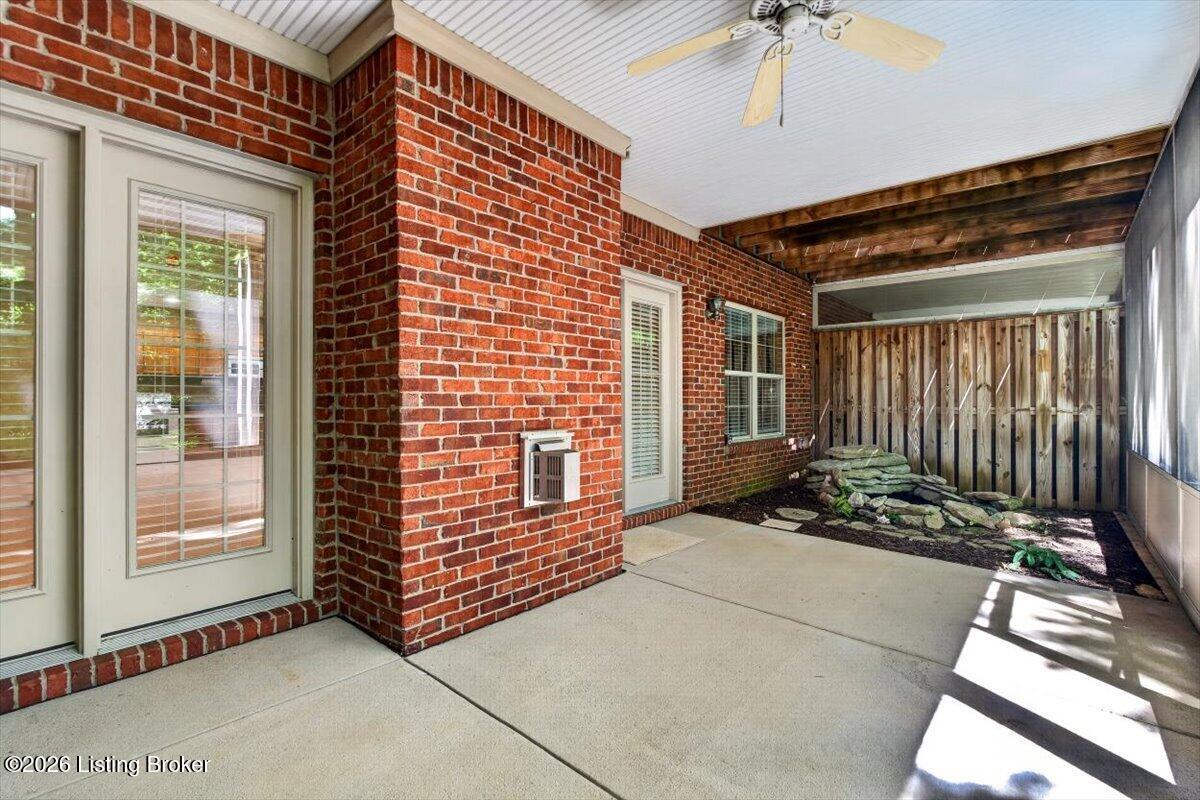 4111 Dolphin Rd