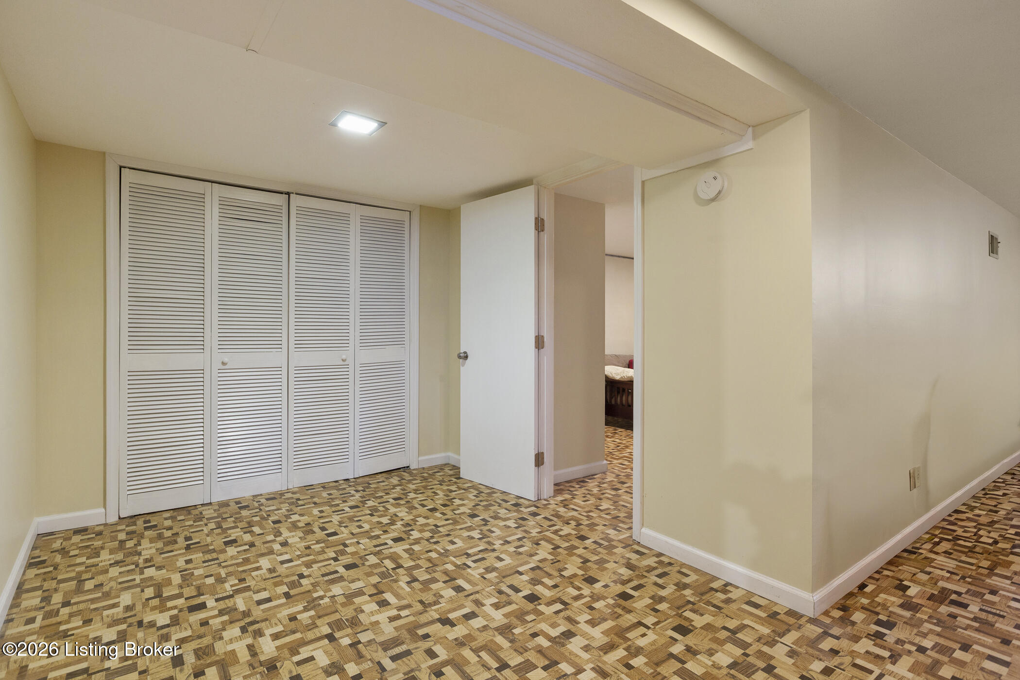 25 Hallsdale Dr