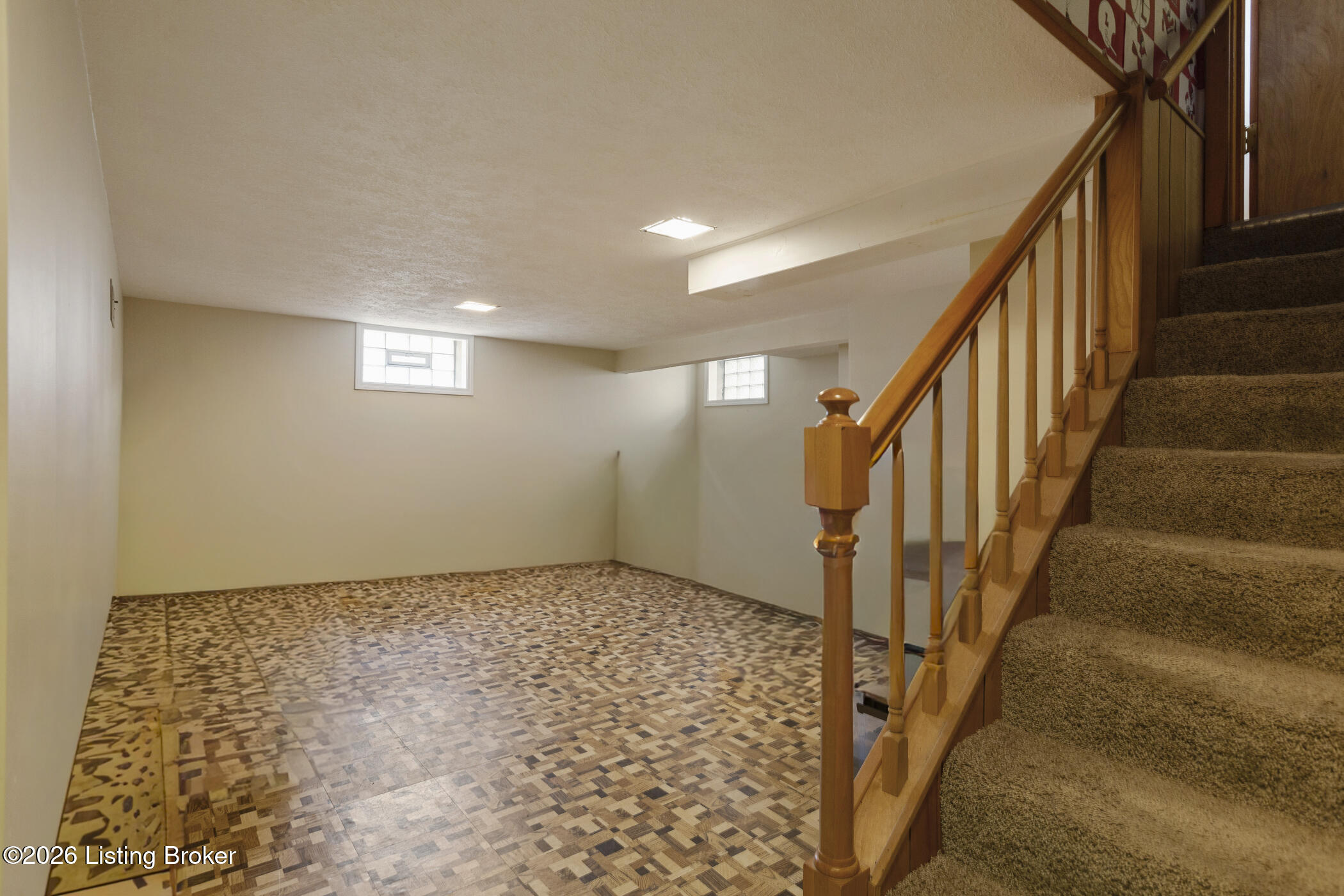 25 Hallsdale Dr