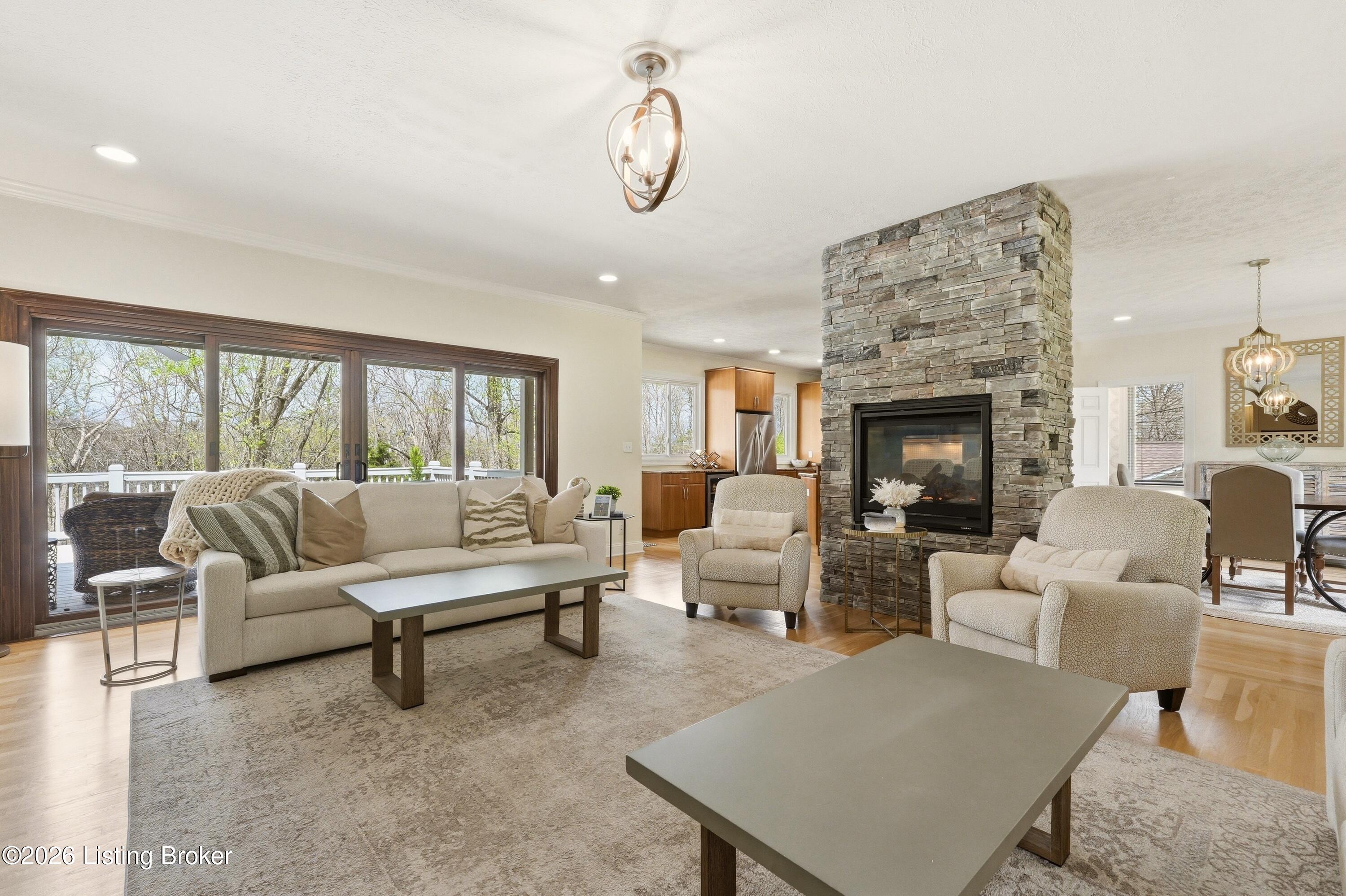 3419 Mt Rainier Dr