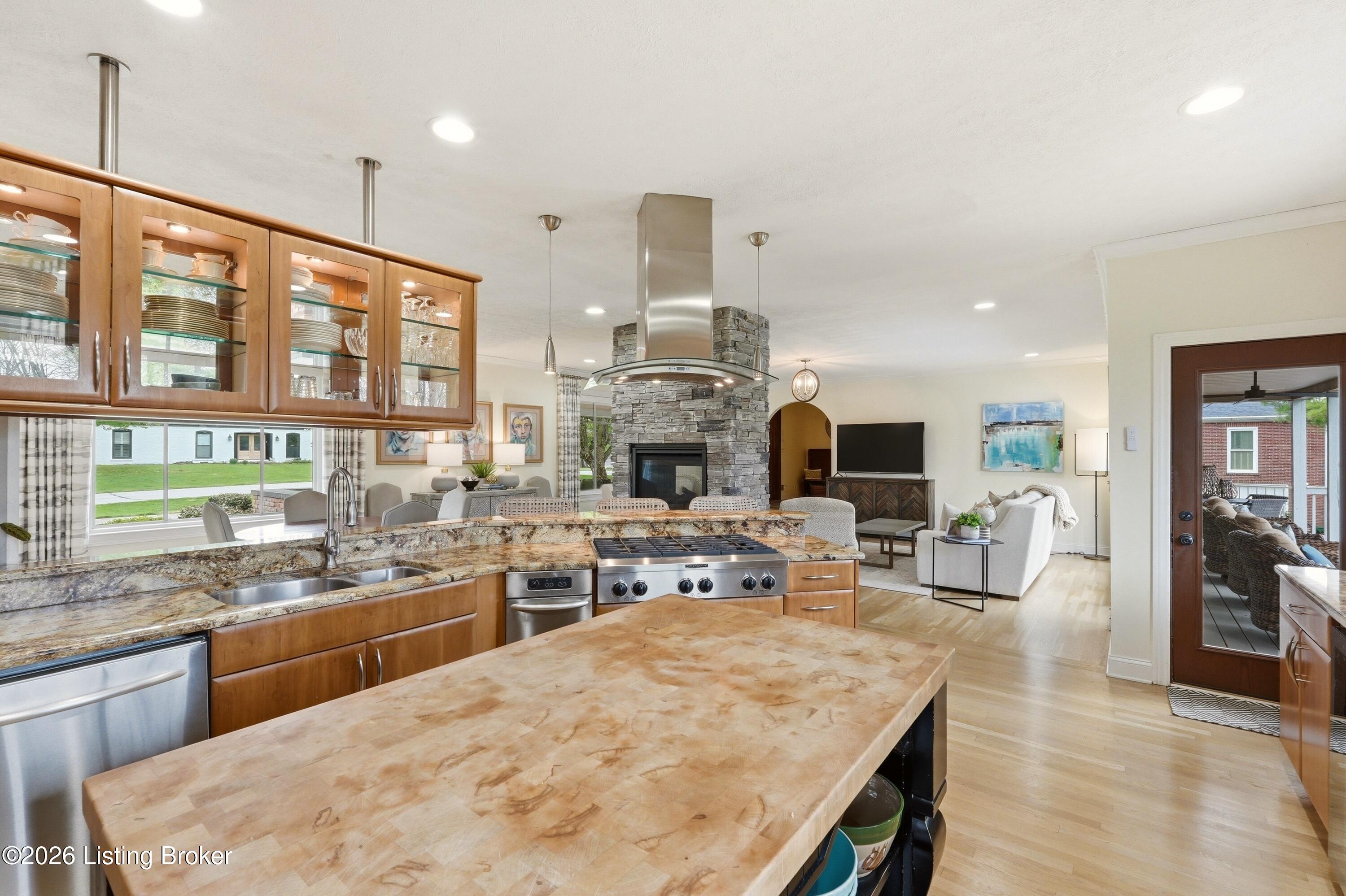 3419 Mt Rainier Dr
