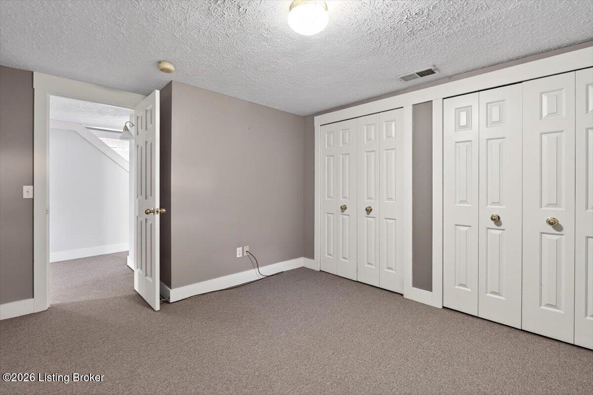 611 Lake Forest Pkwy