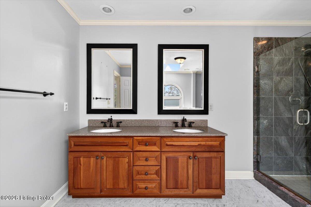 611 Lake Forest Pkwy