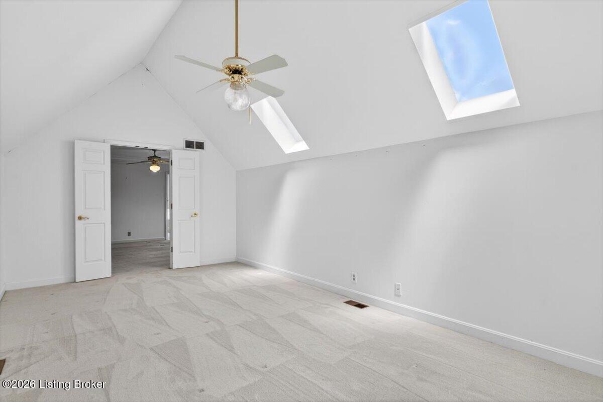 611 Lake Forest Pkwy
