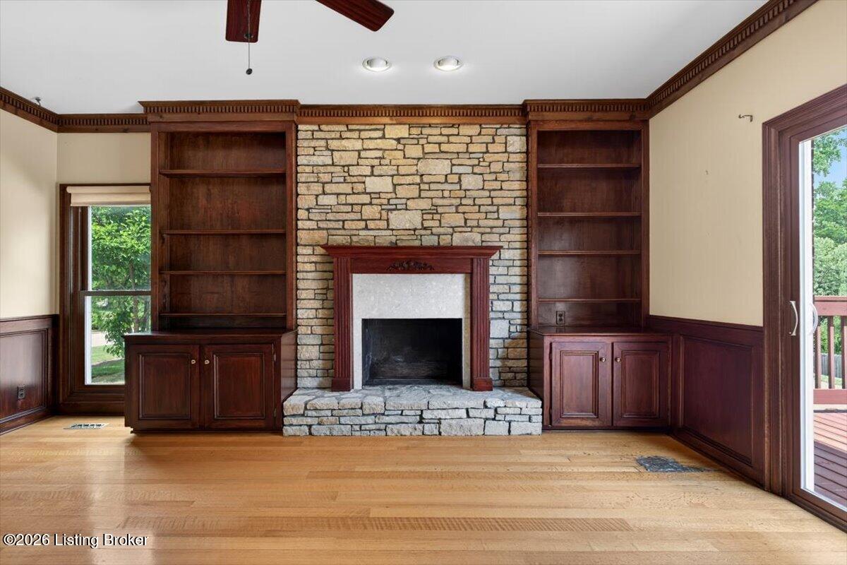 611 Lake Forest Pkwy