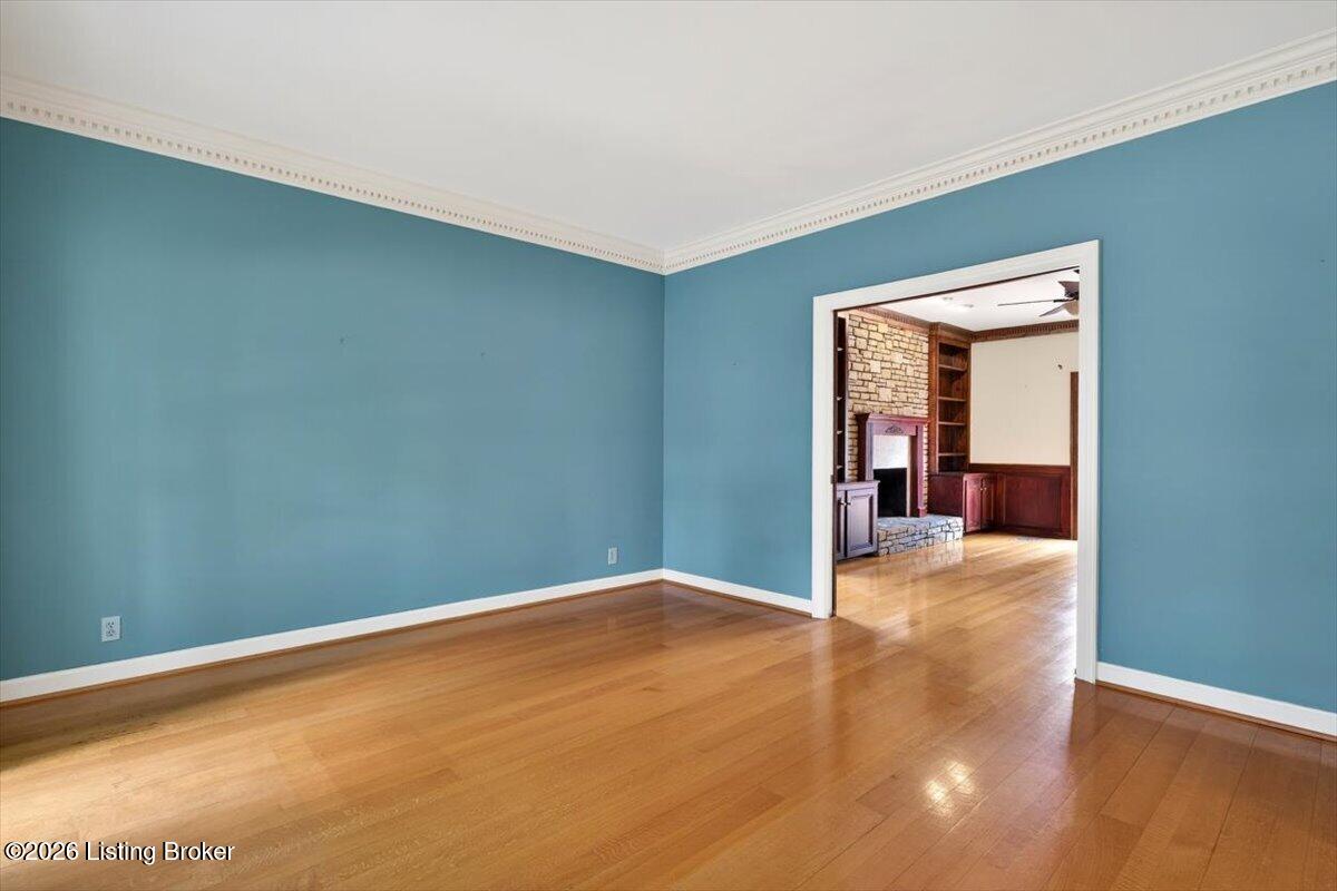 611 Lake Forest Pkwy