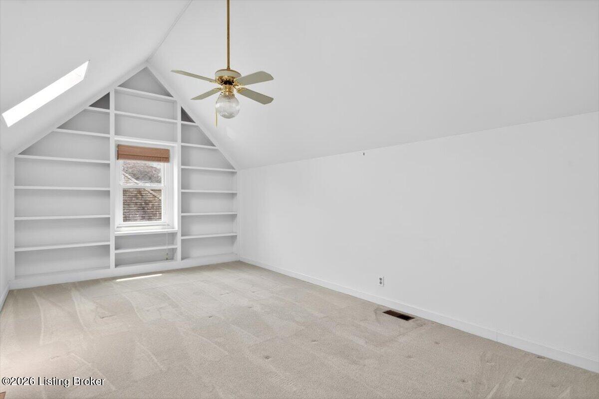 611 Lake Forest Pkwy