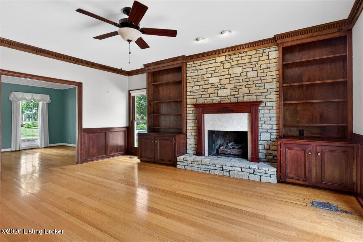 611 Lake Forest Pkwy
