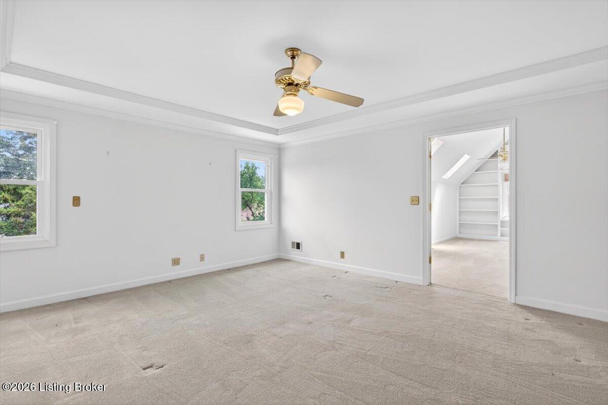 611 Lake Forest Pkwy