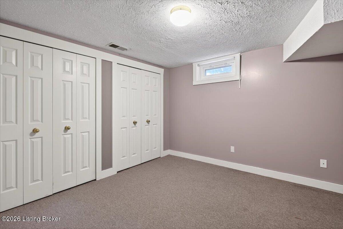611 Lake Forest Pkwy