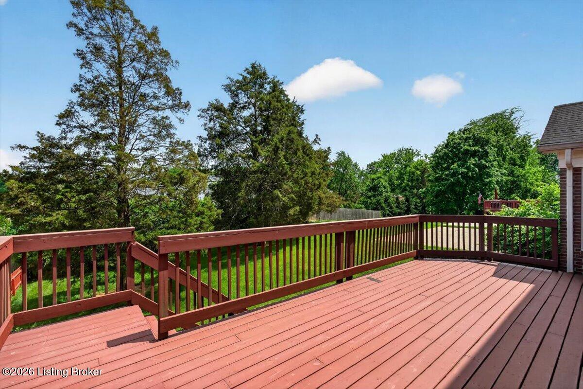 611 Lake Forest Pkwy