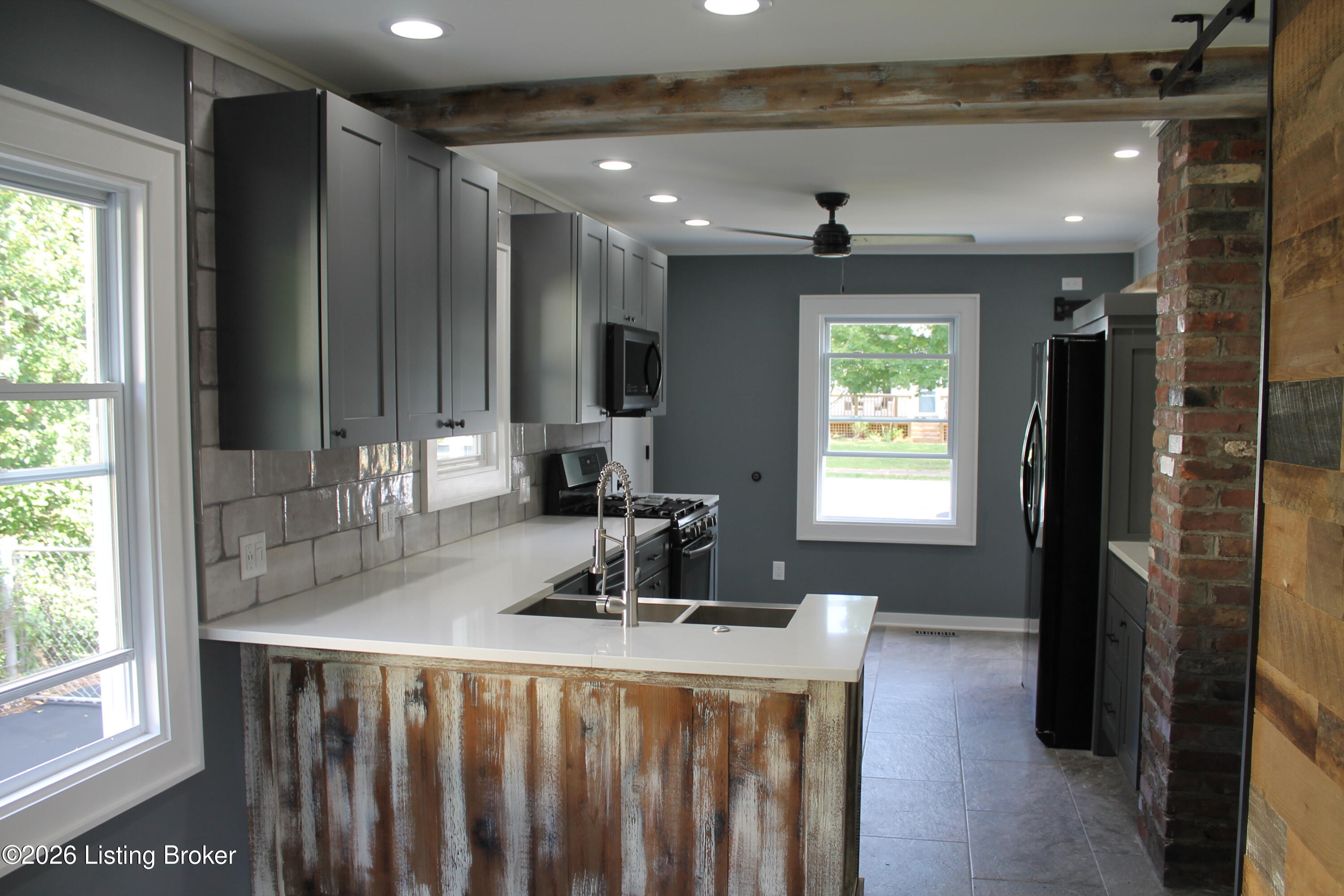 528 Harris Pl
