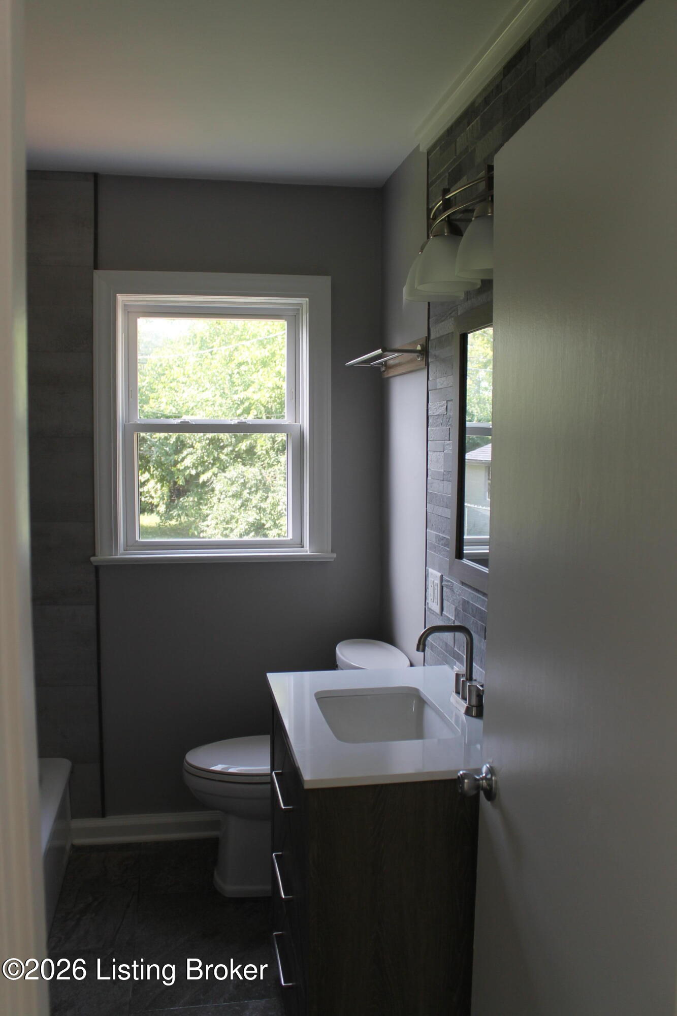 528 Harris Pl