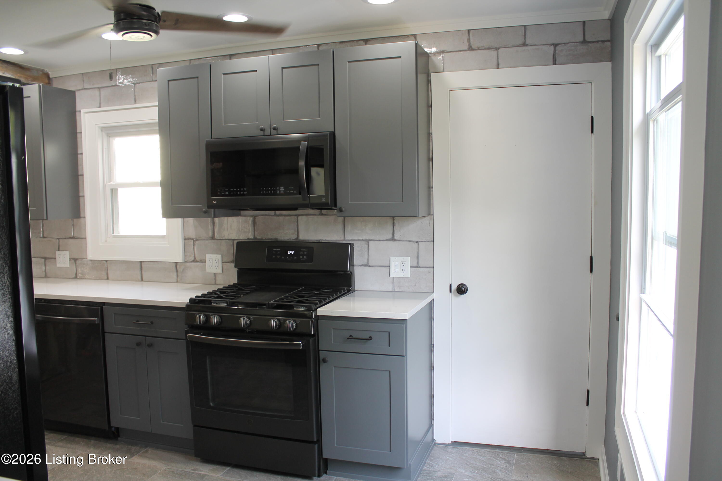 528 Harris Pl