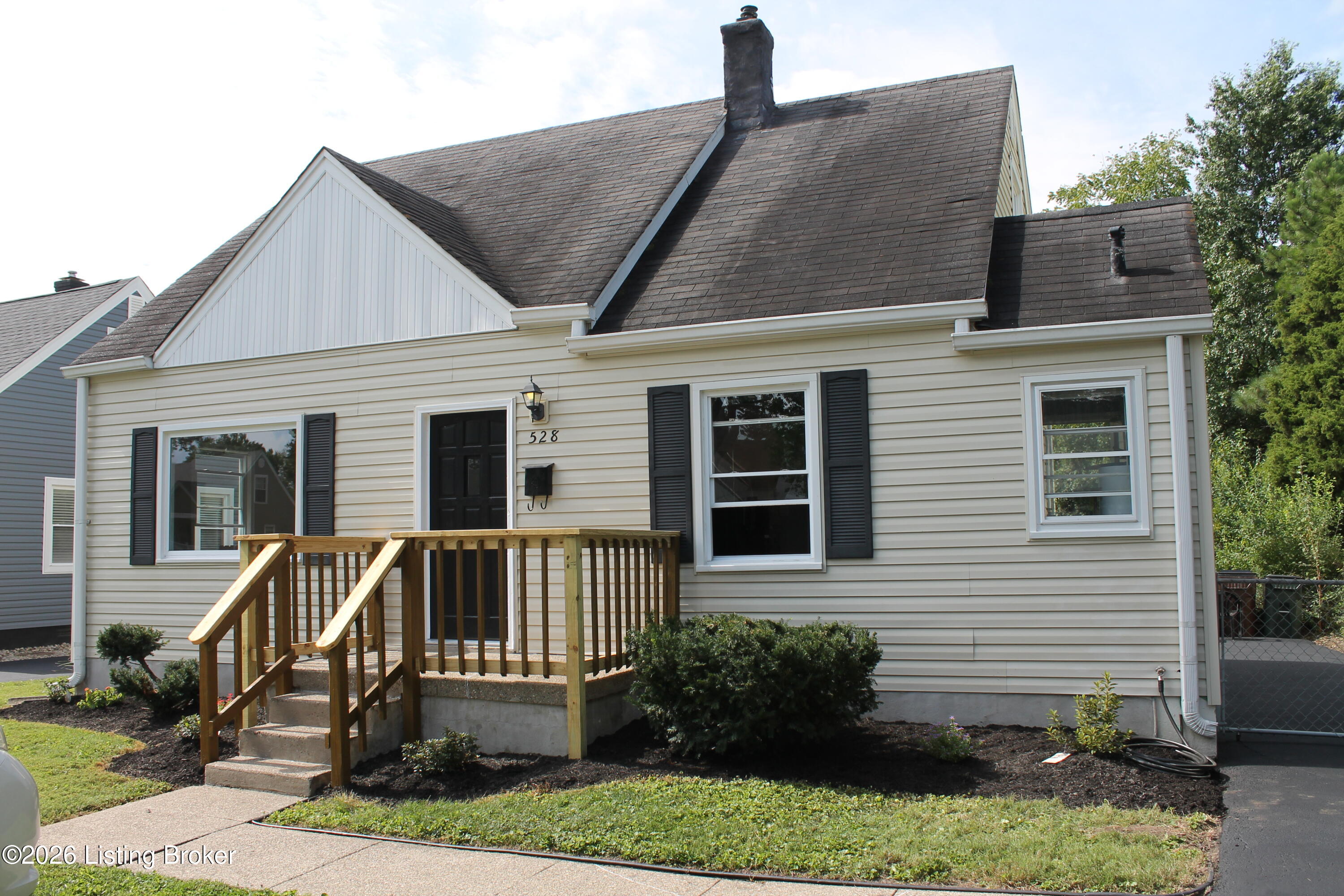 528 Harris Pl