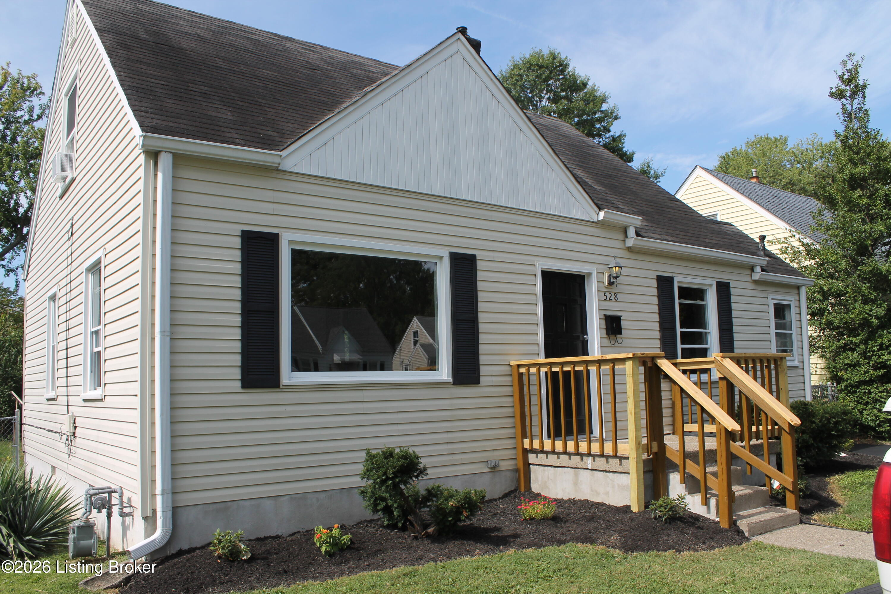 528 Harris Pl