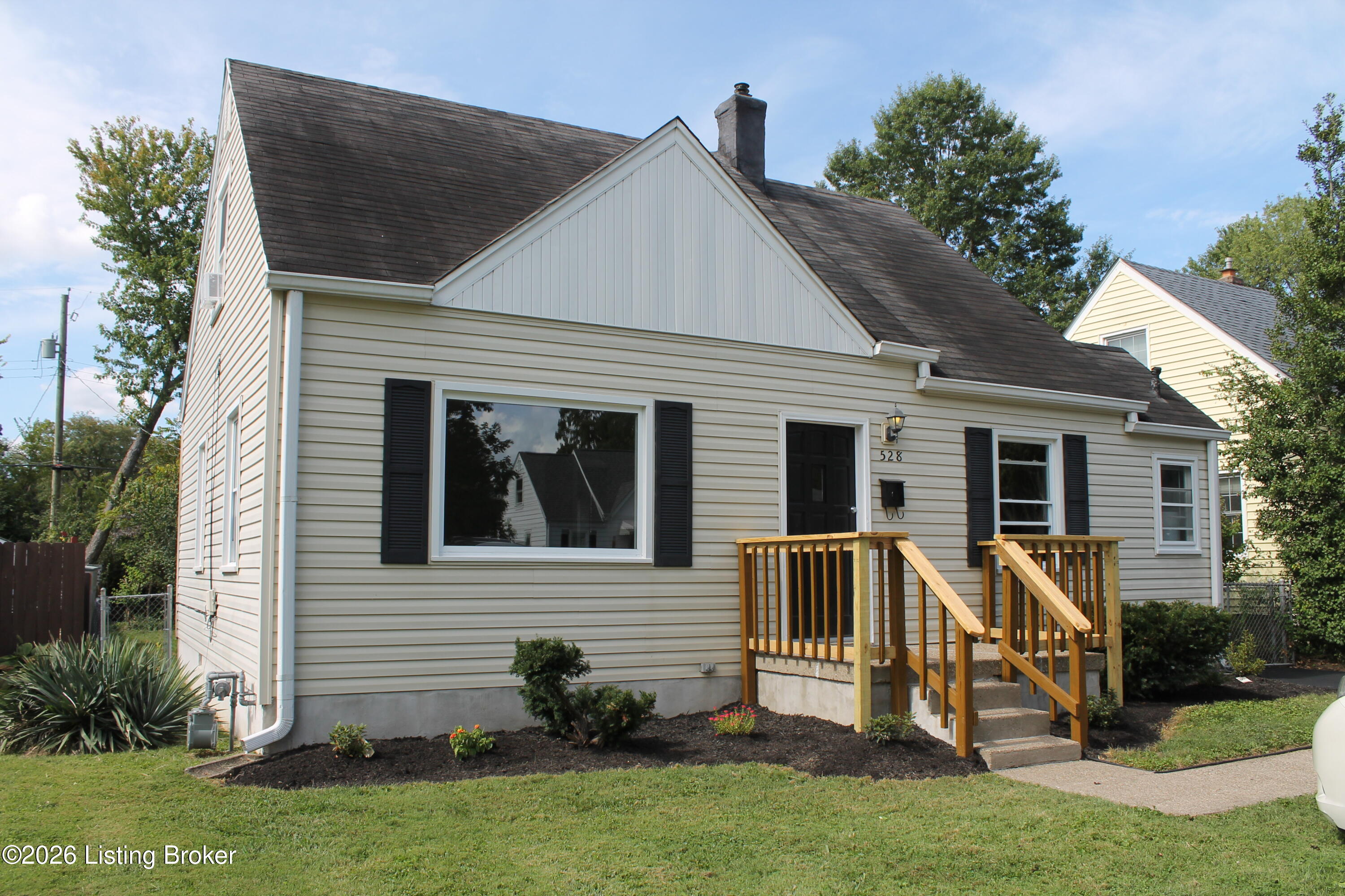 528 Harris Pl