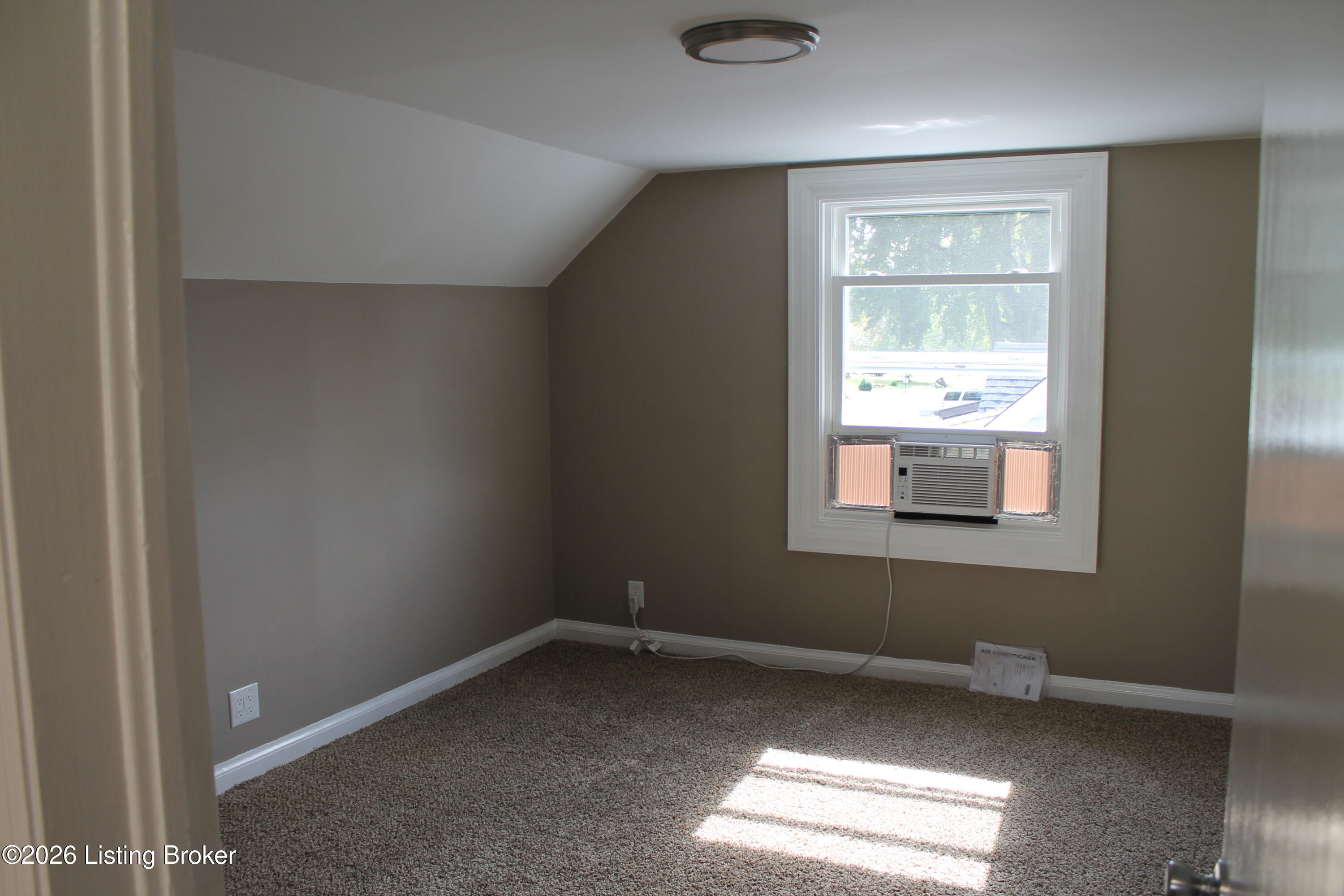 528 Harris Pl