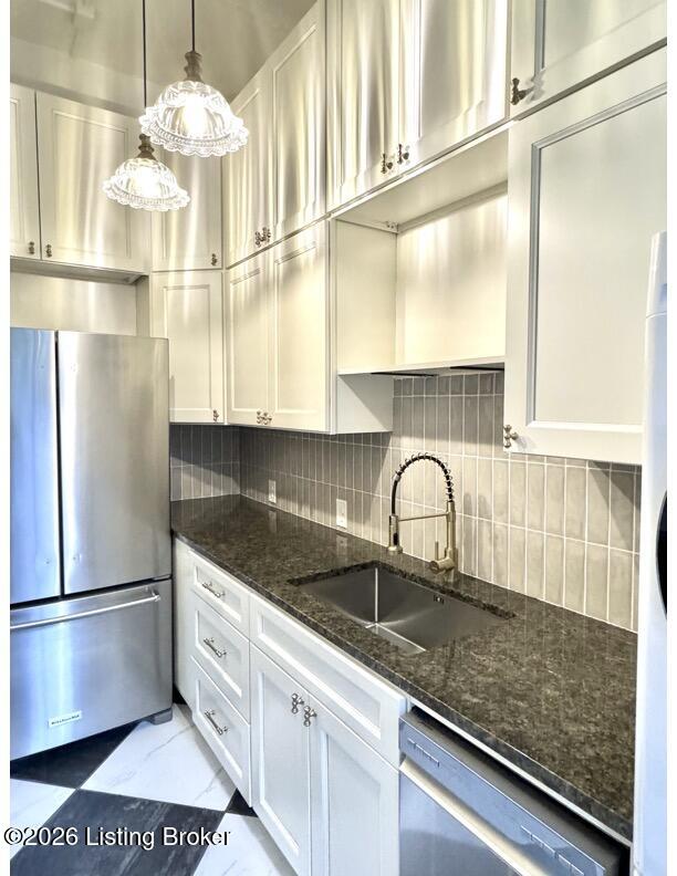 1080 Baxter Ave APT 3