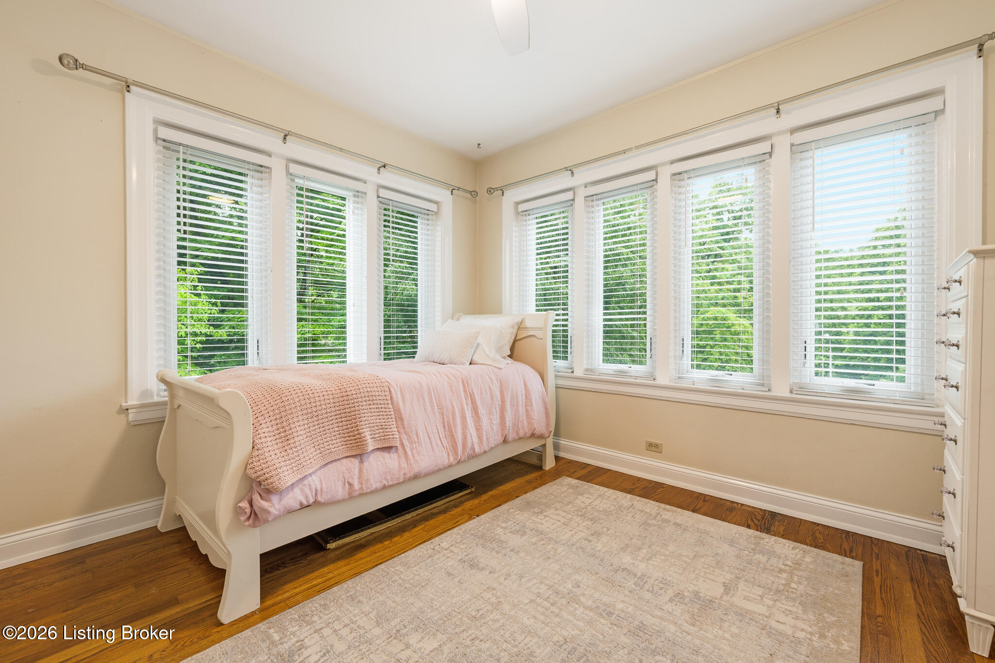 1360 Eastern Pkwy 8