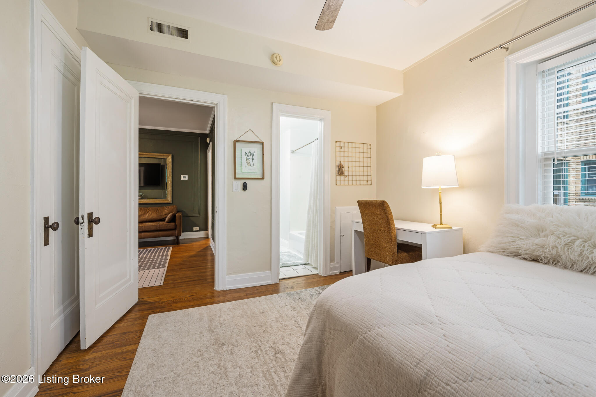 1360 Eastern Pkwy 8