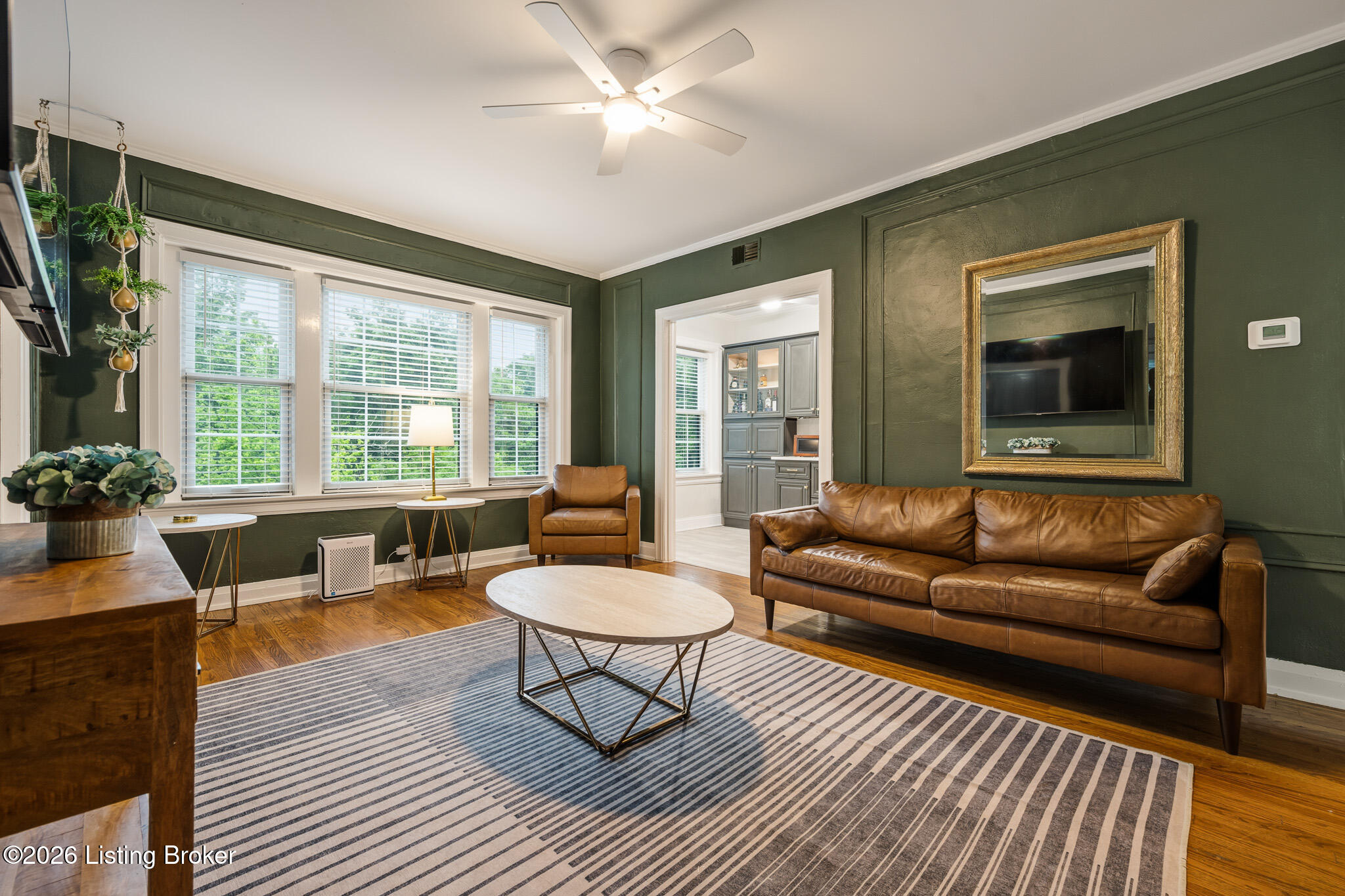 1360 Eastern Pkwy 8