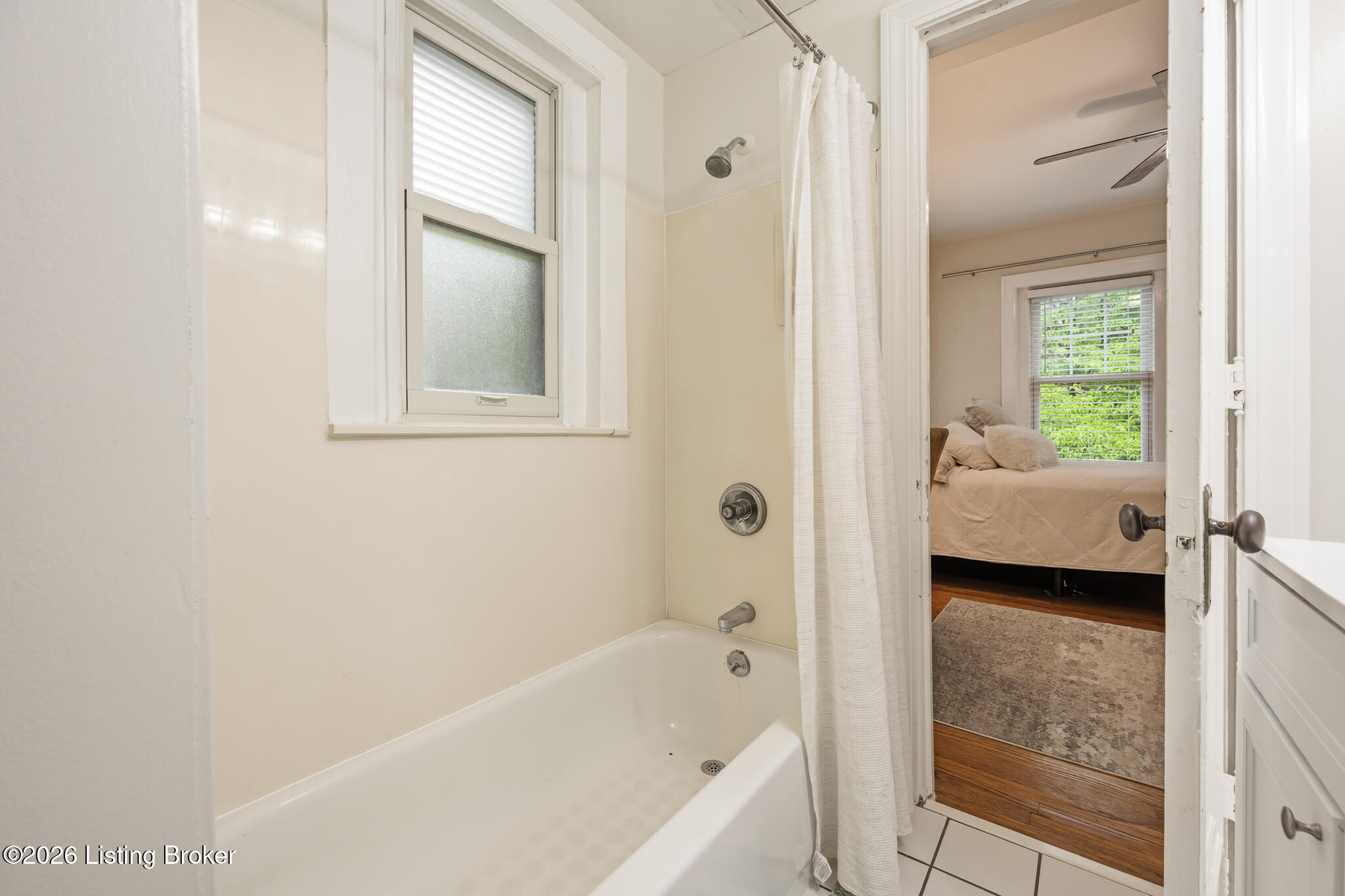 1360 Eastern Pkwy 8
