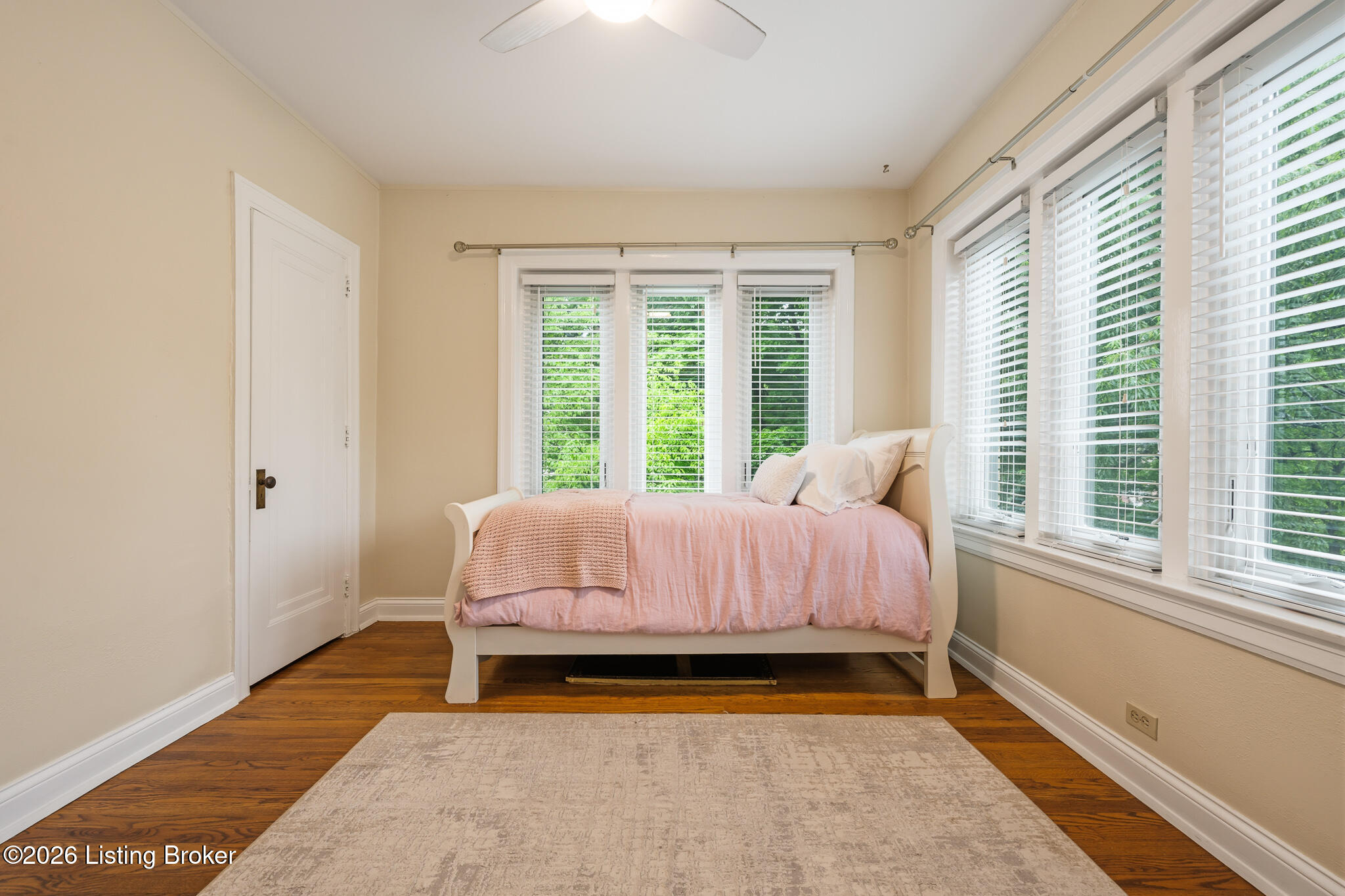 1360 Eastern Pkwy 8