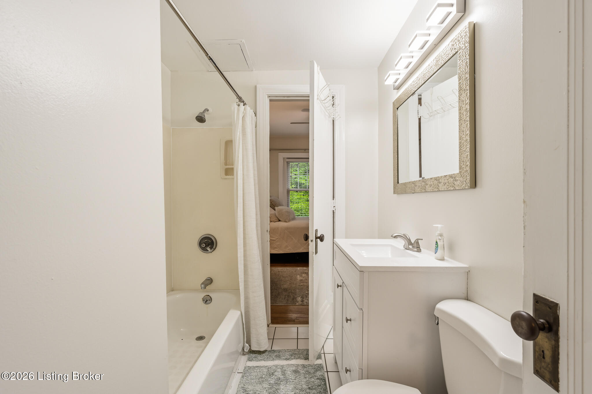 1360 Eastern Pkwy 8