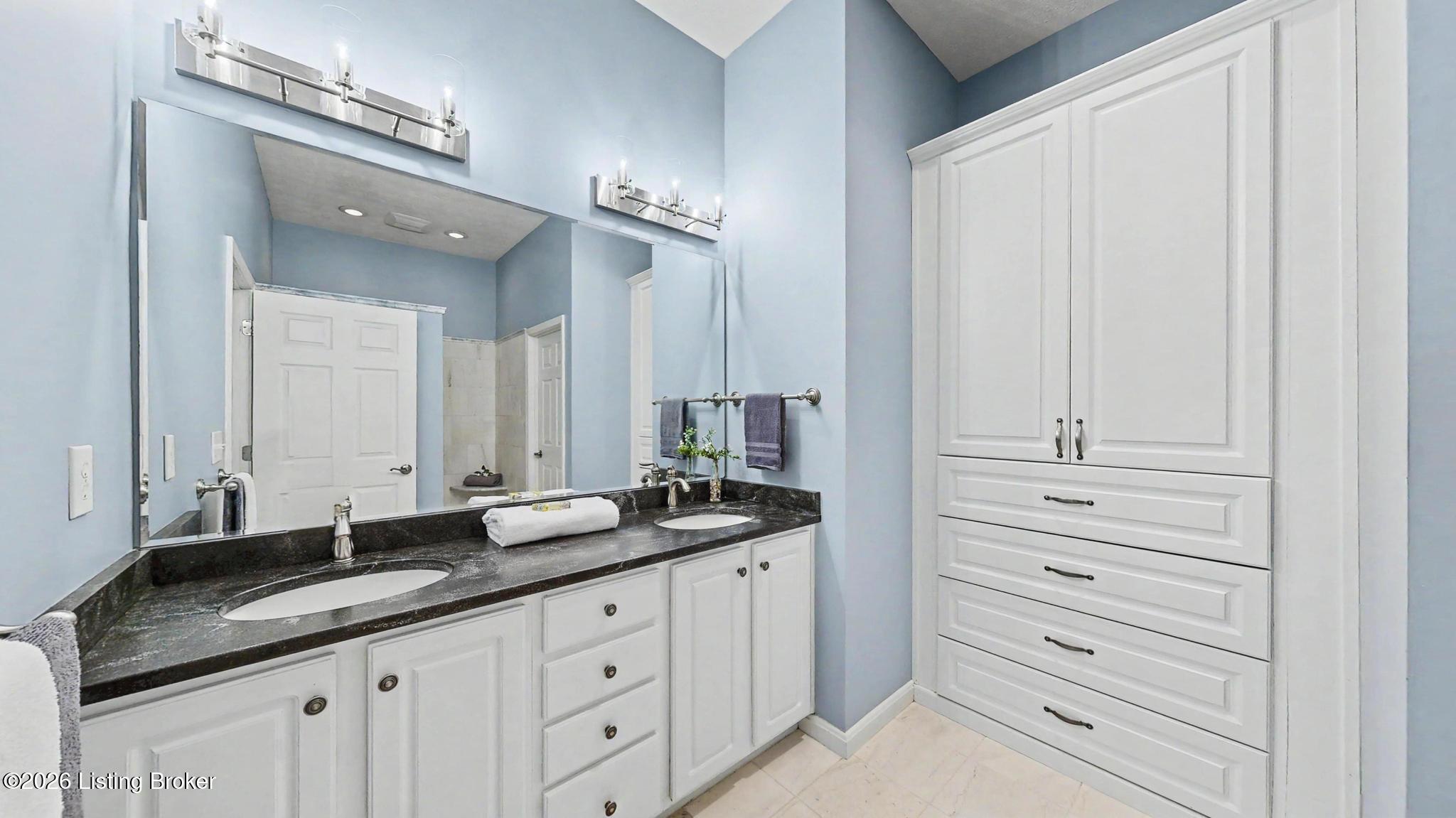 10434 Dove Chase Cir