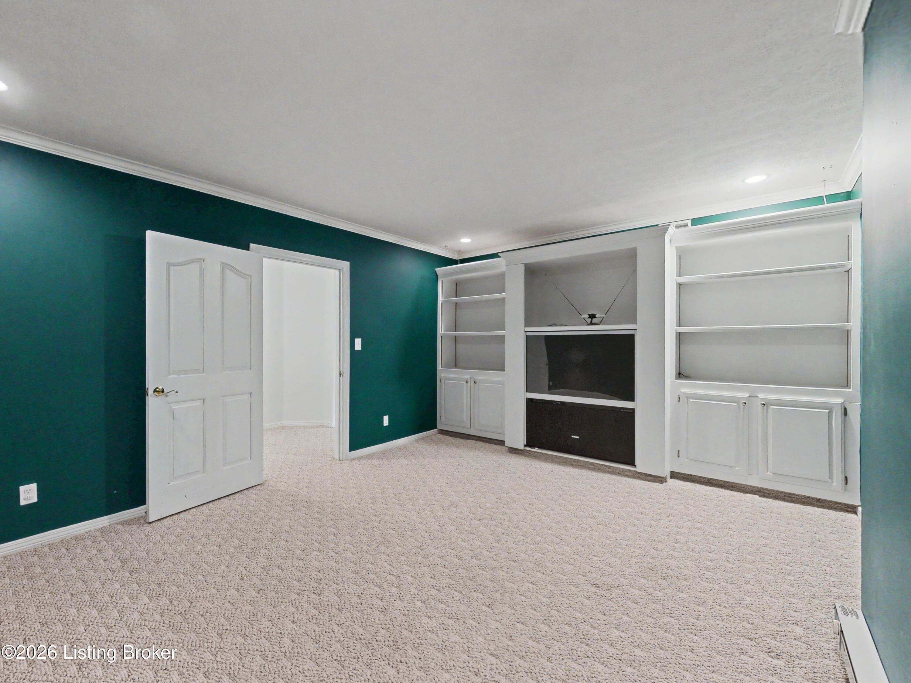 9319 Springbrooke Cir
