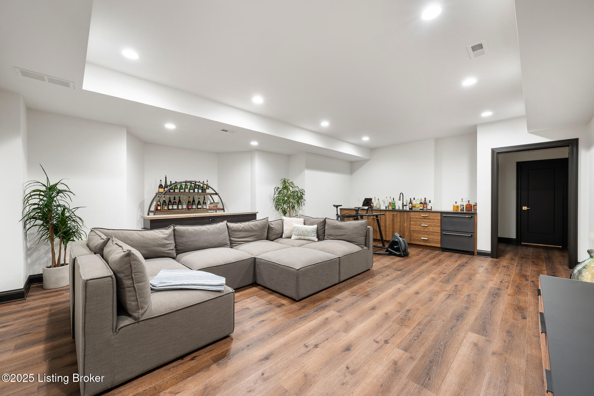 6225 Mistflower Cir