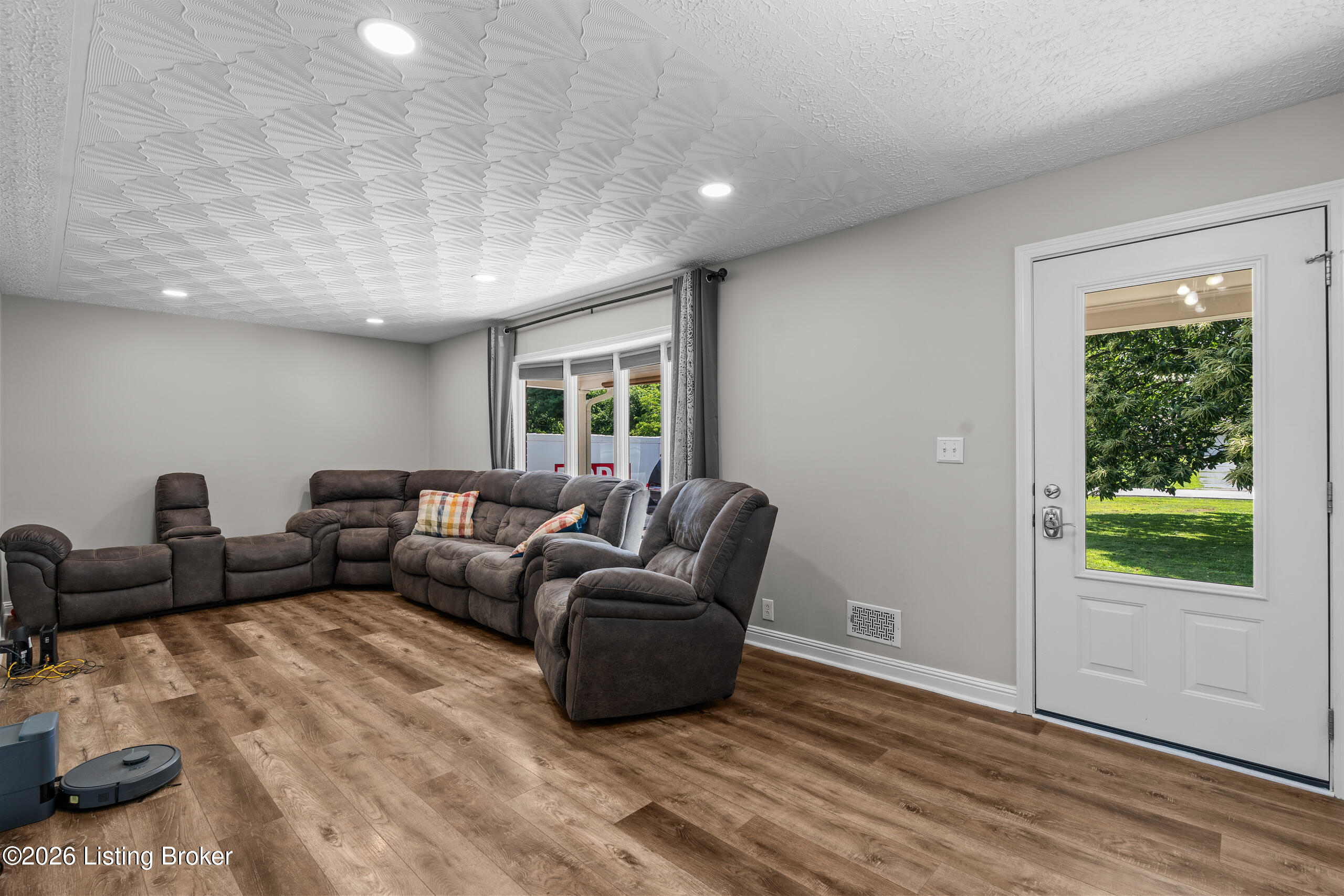 259 Colonial Dr