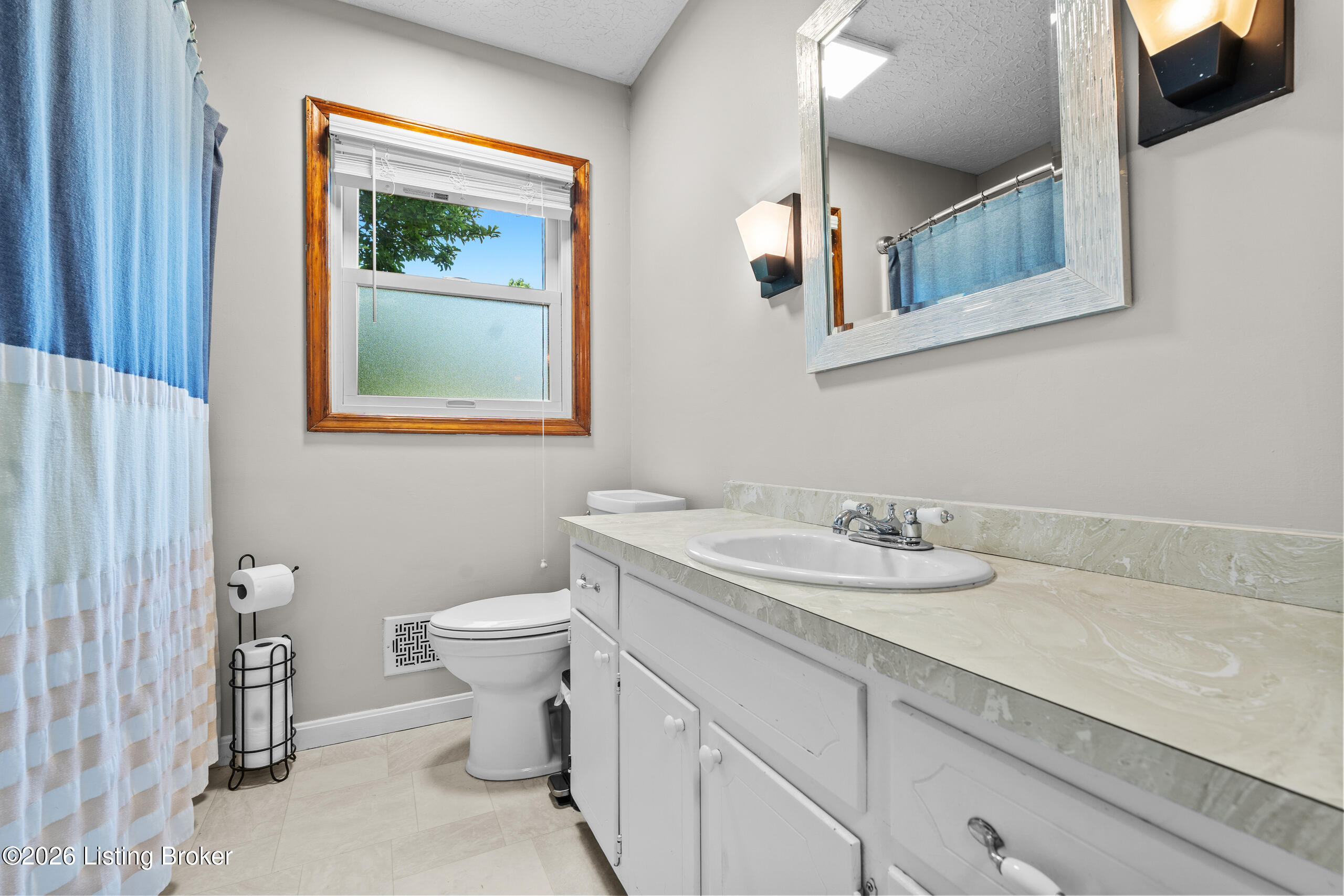 259 Colonial Dr