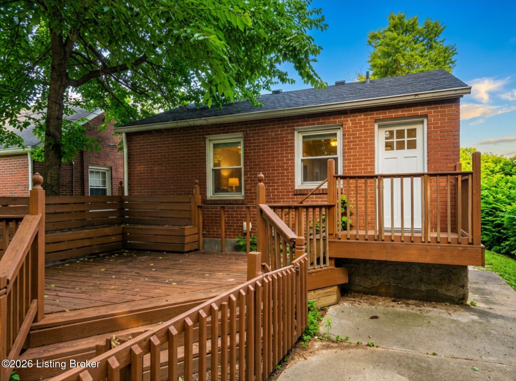 114 McArthur Dr