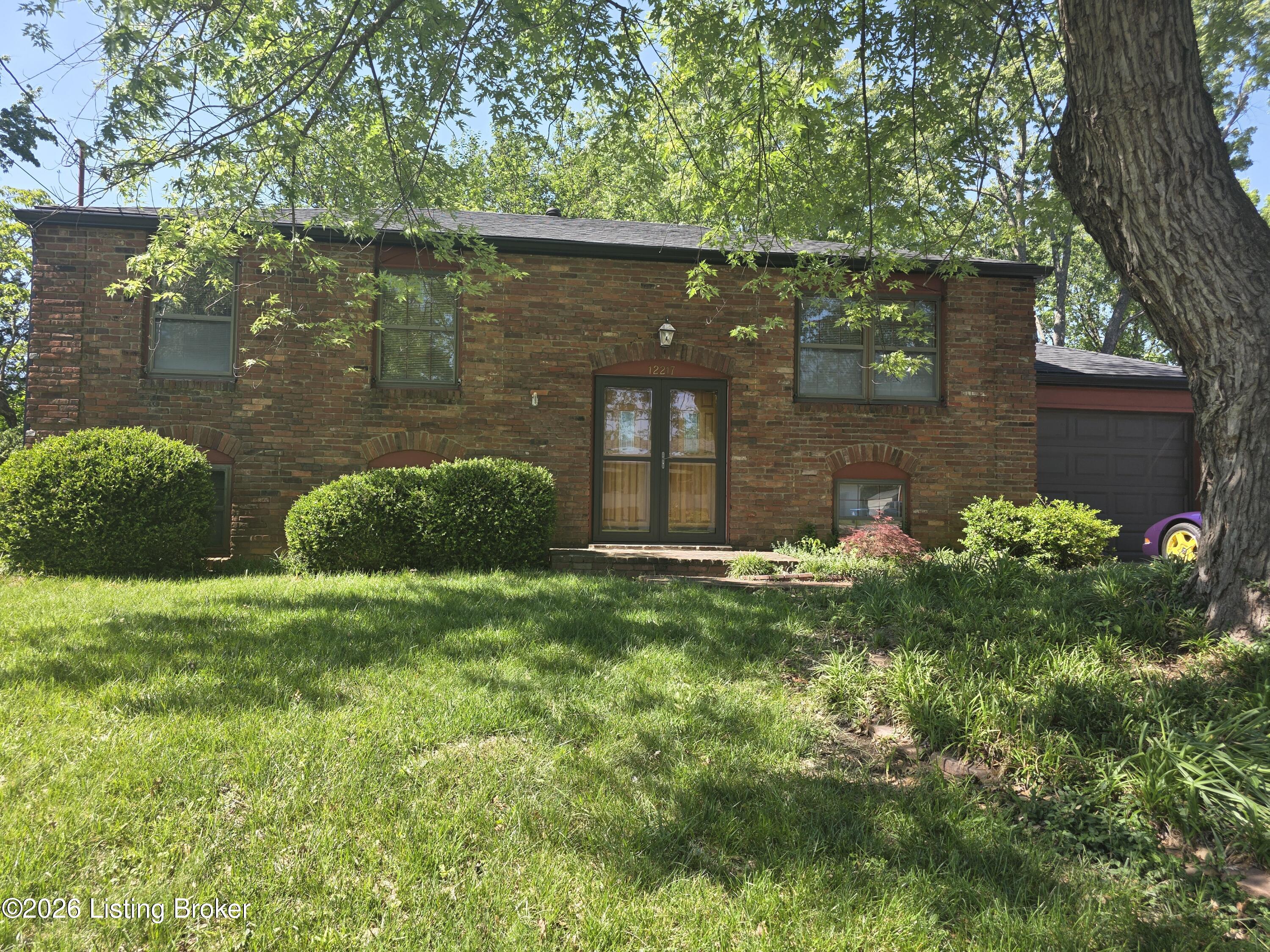 12217 Ledges Dr