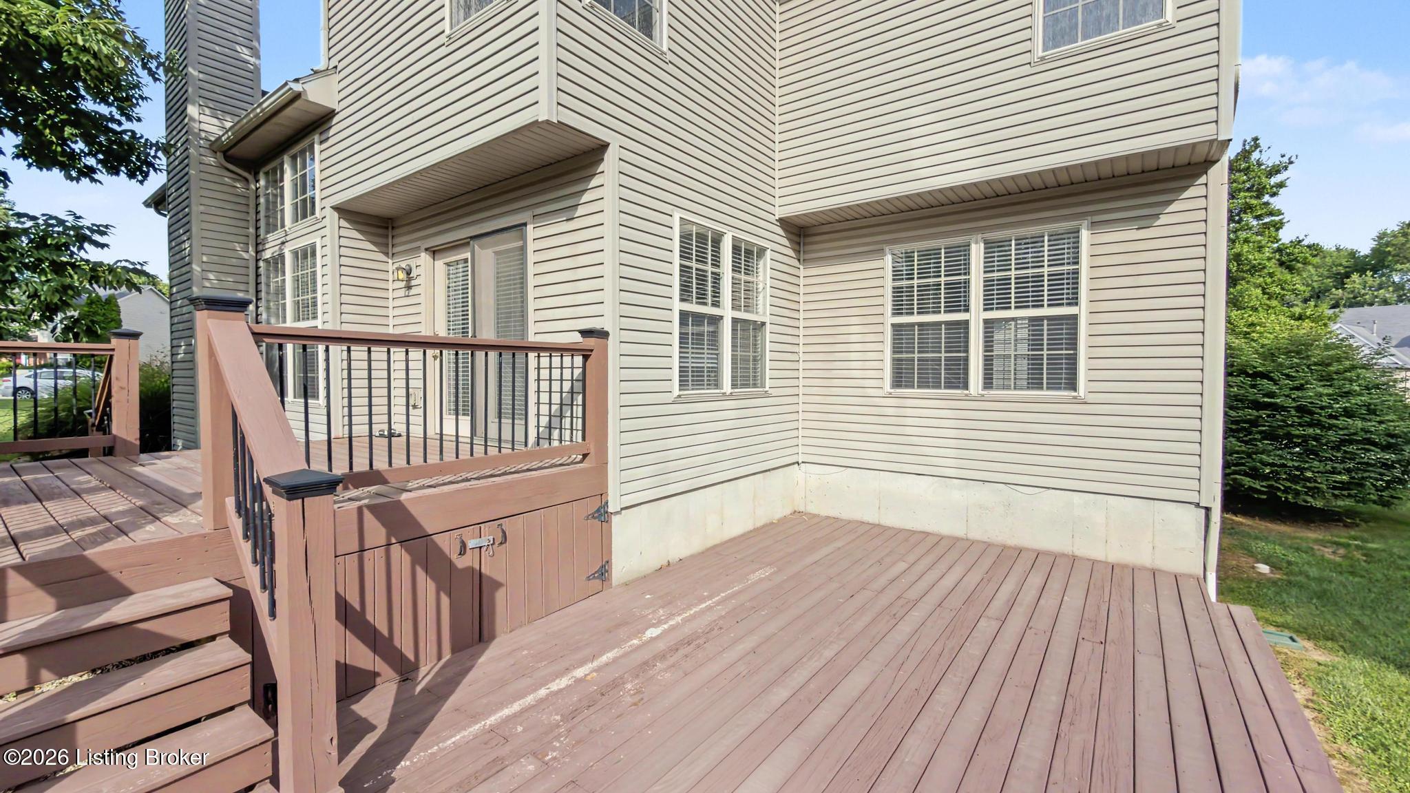 5900 Waveland Cir