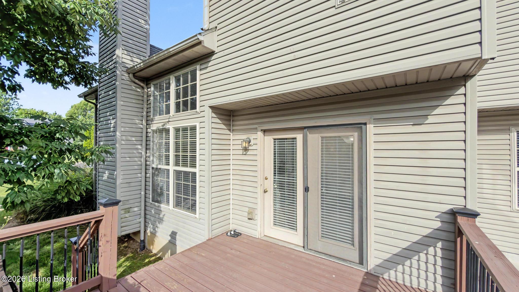 5900 Waveland Cir