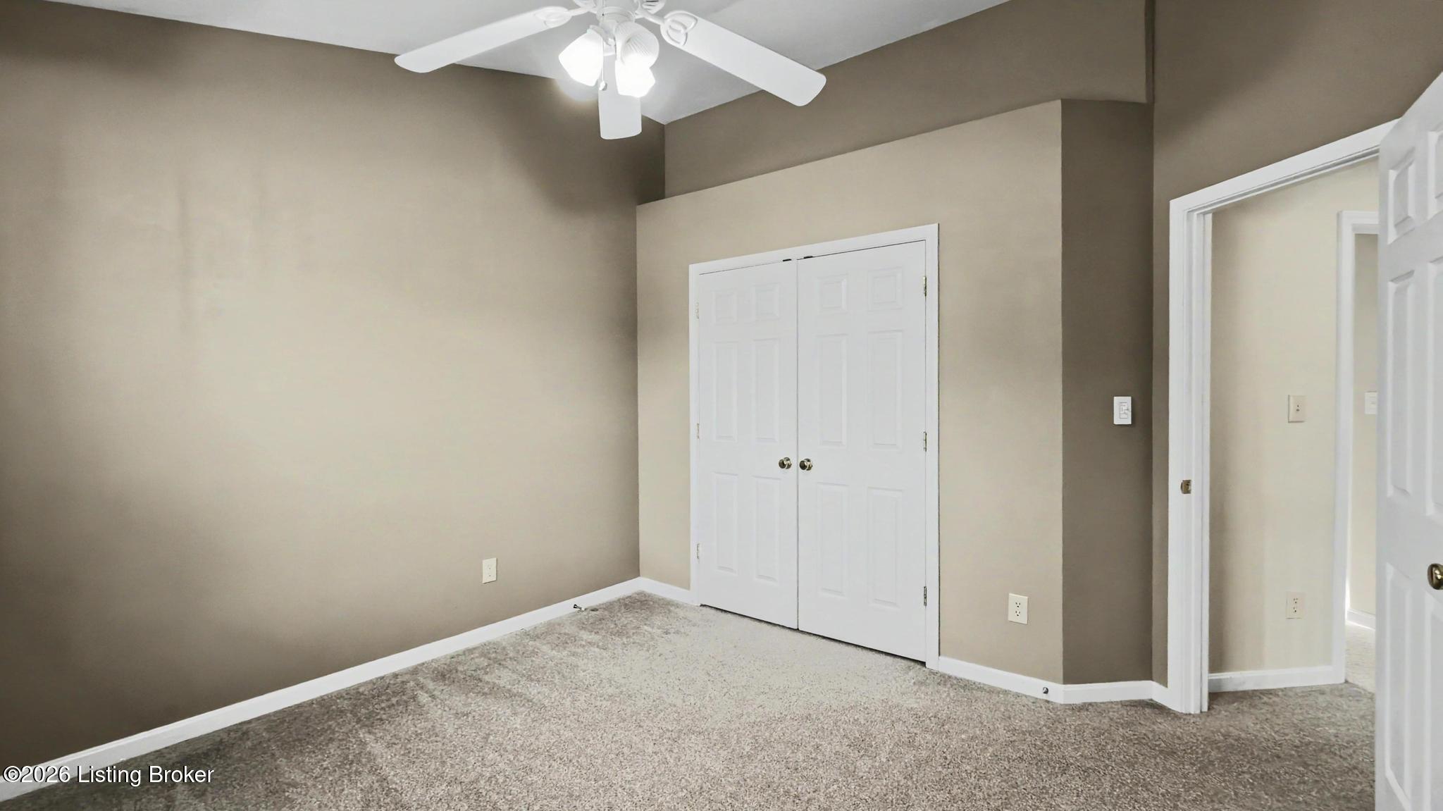 5900 Waveland Cir