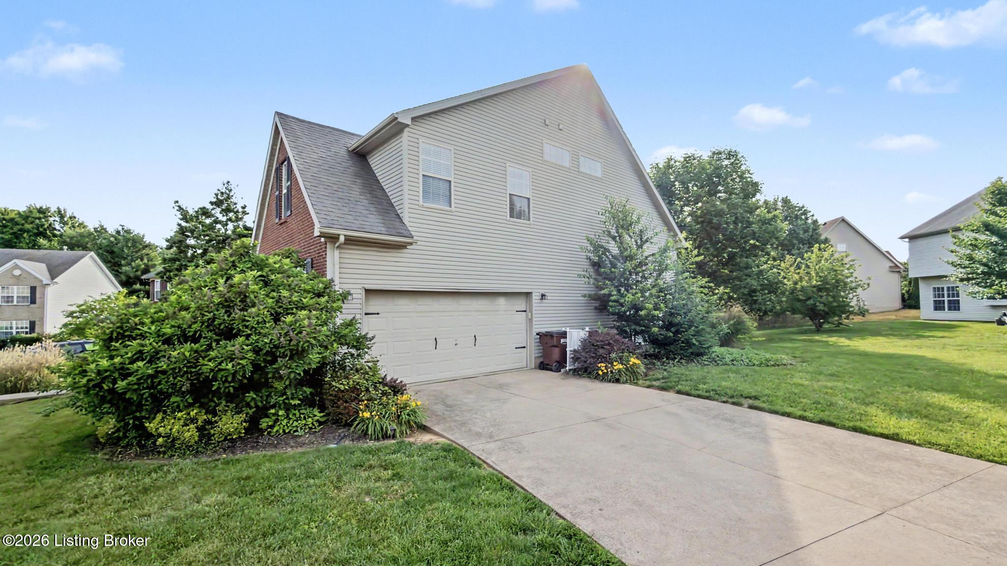 5900 Waveland Cir