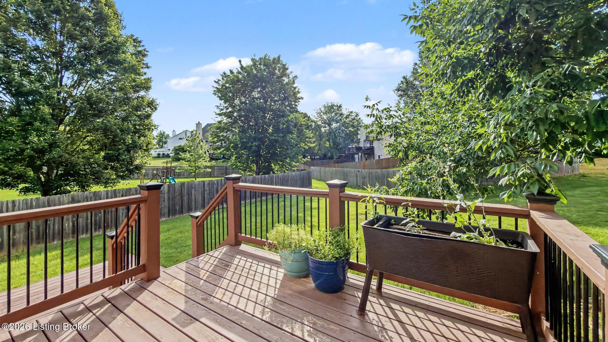 5900 Waveland Cir