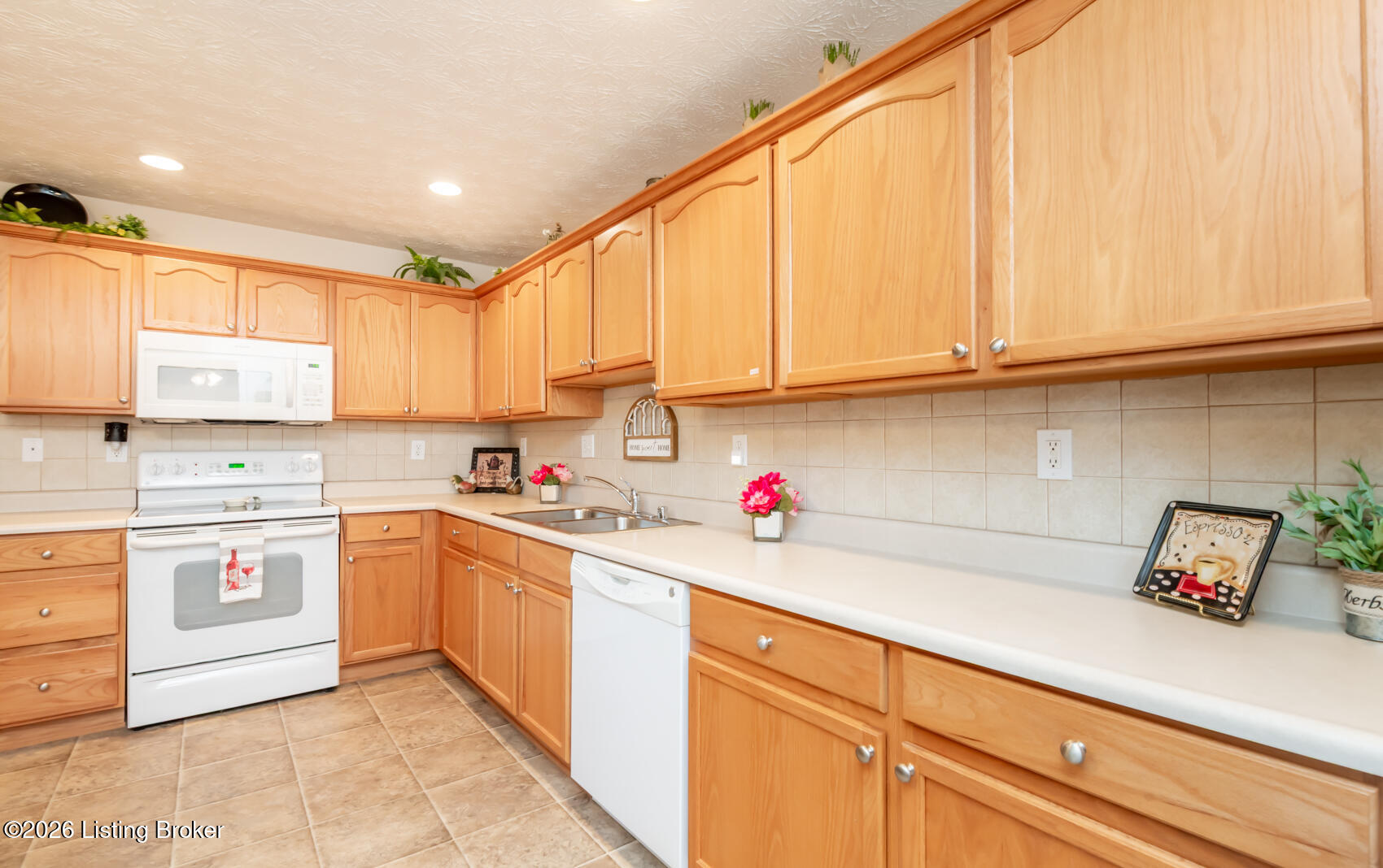 824 Garden Pointe Dr