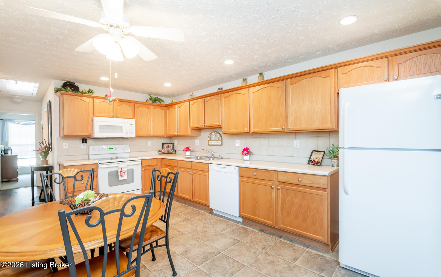 824 Garden Pointe Dr