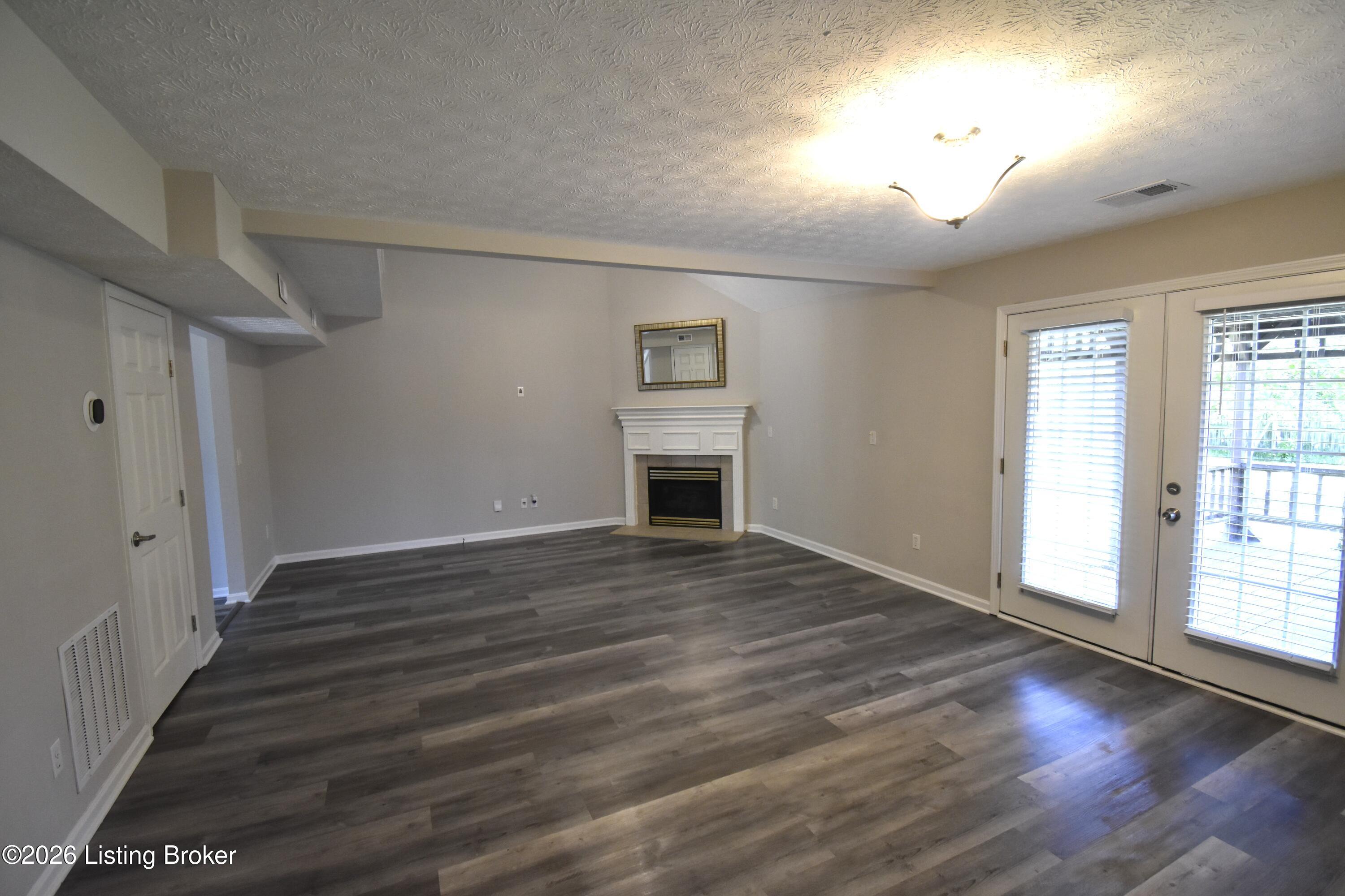4006 Mimosa View Dr