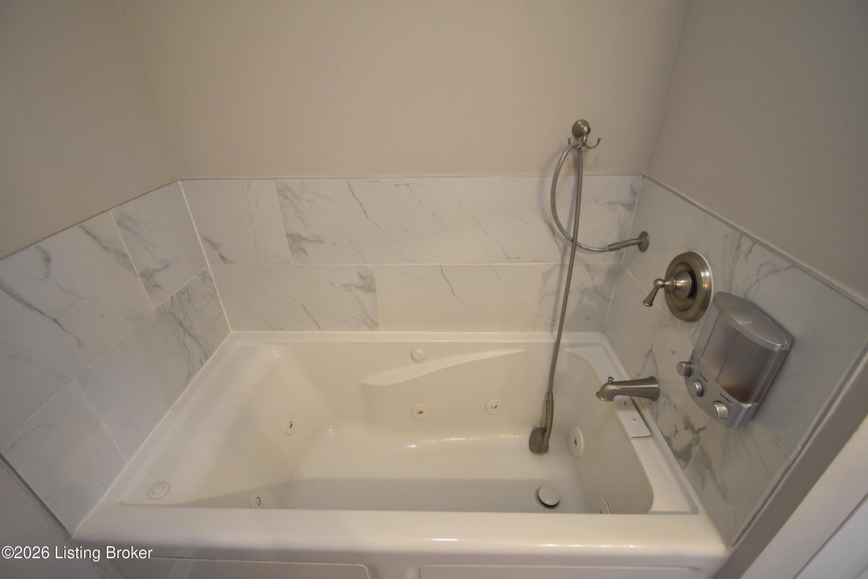 4006 Mimosa View Dr