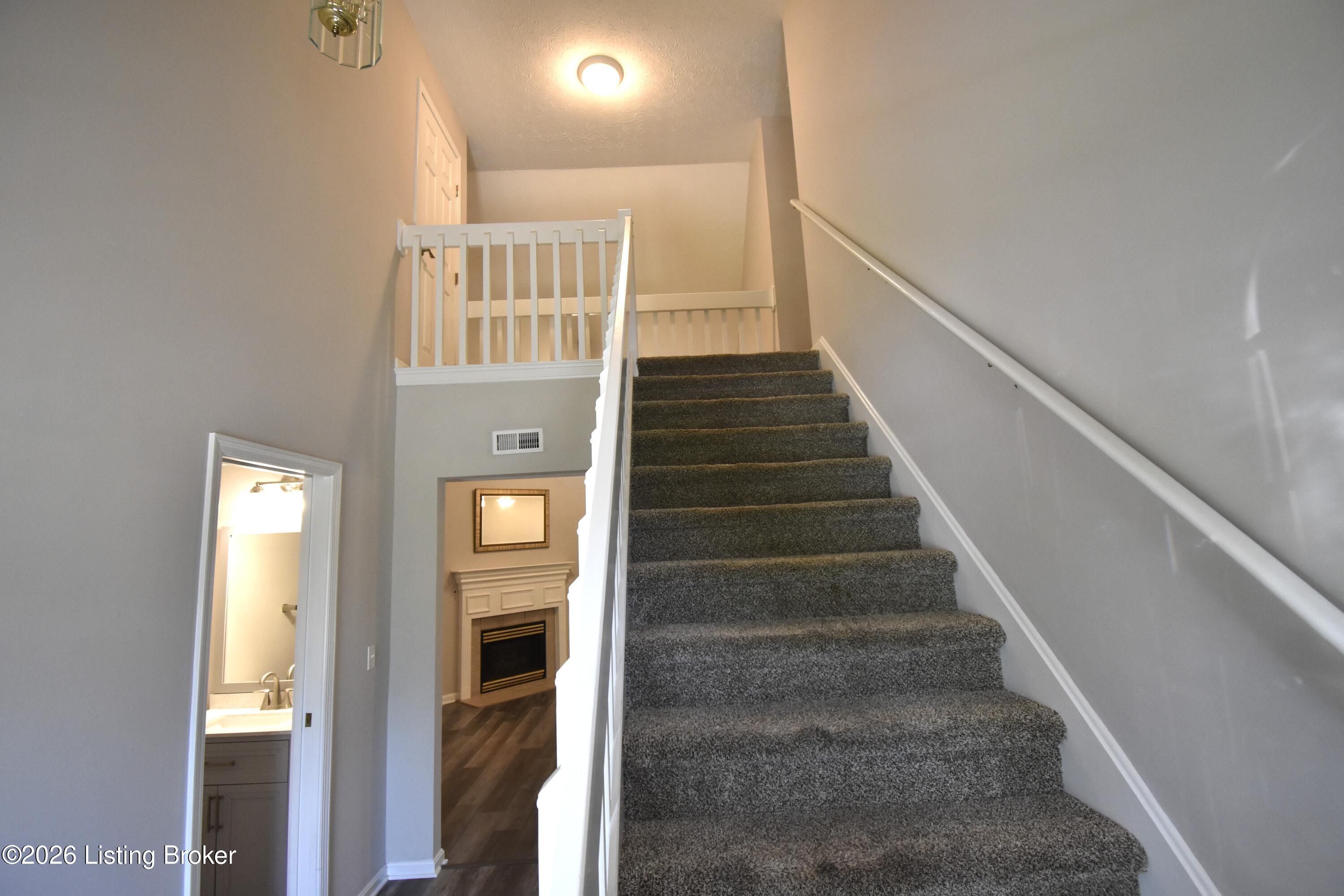 4006 Mimosa View Dr