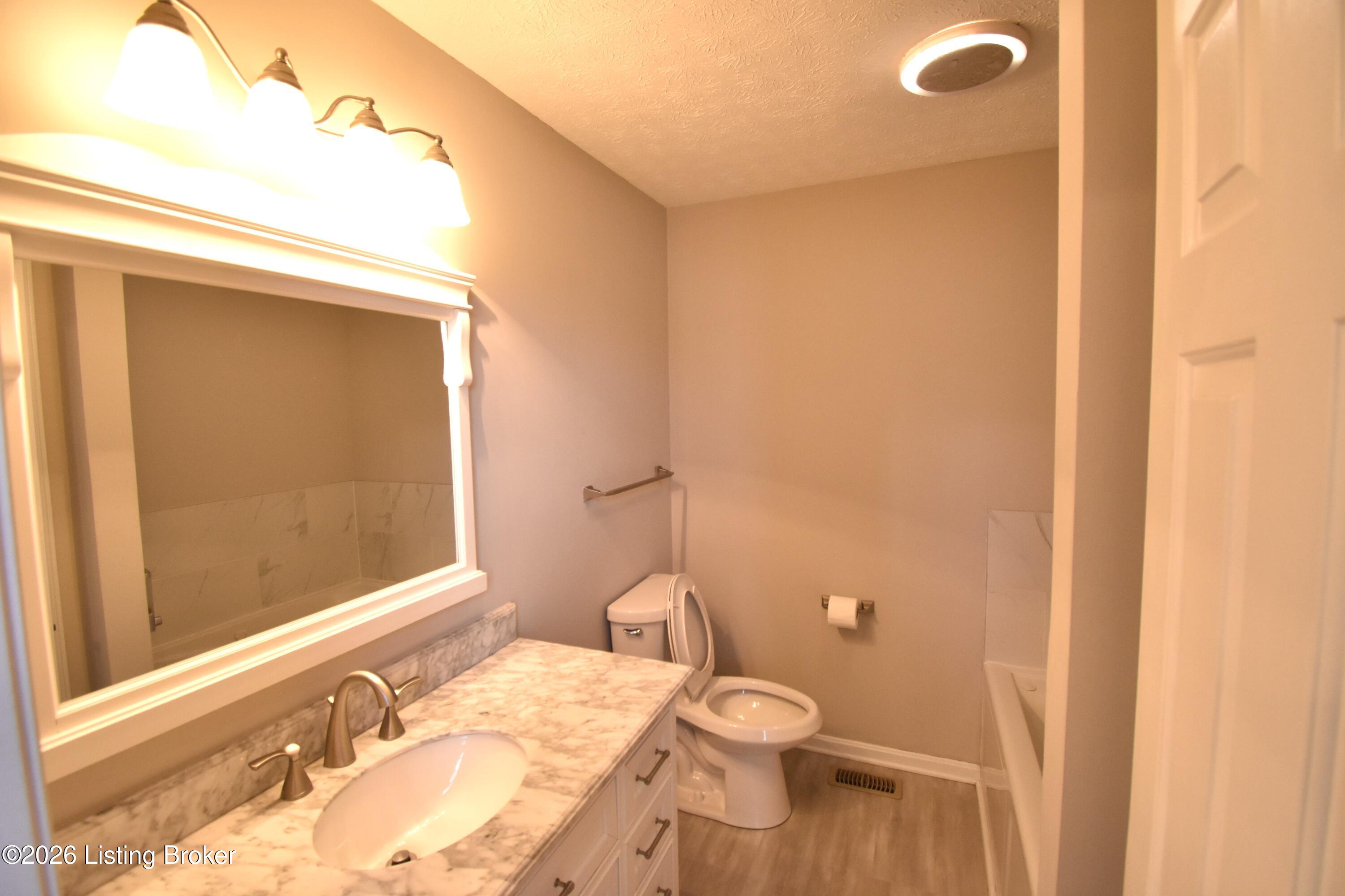 4006 Mimosa View Dr