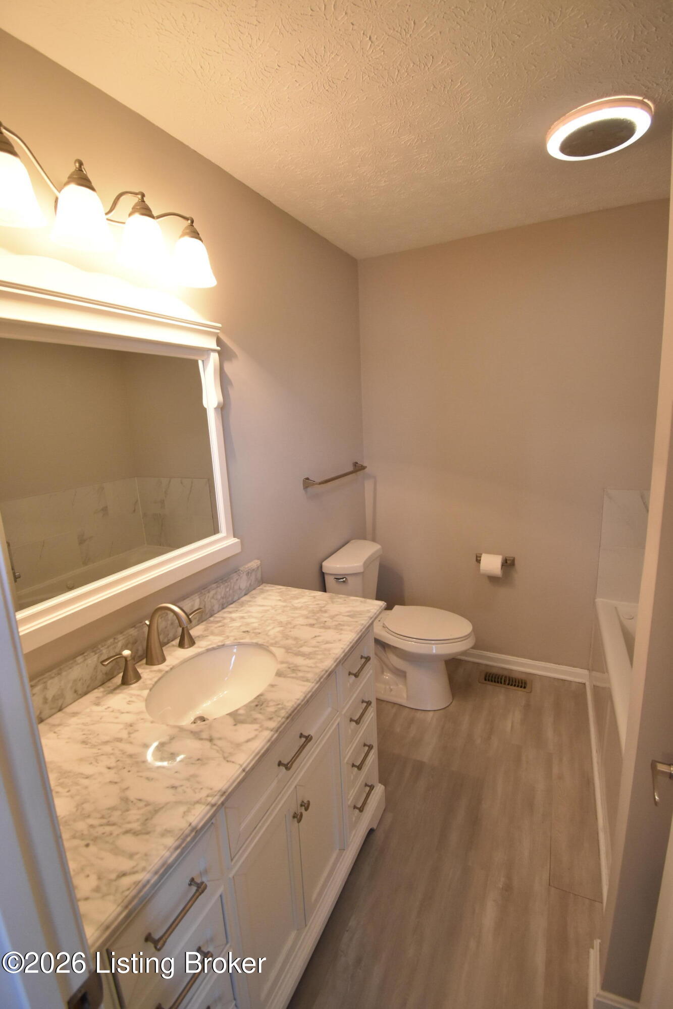 4006 Mimosa View Dr